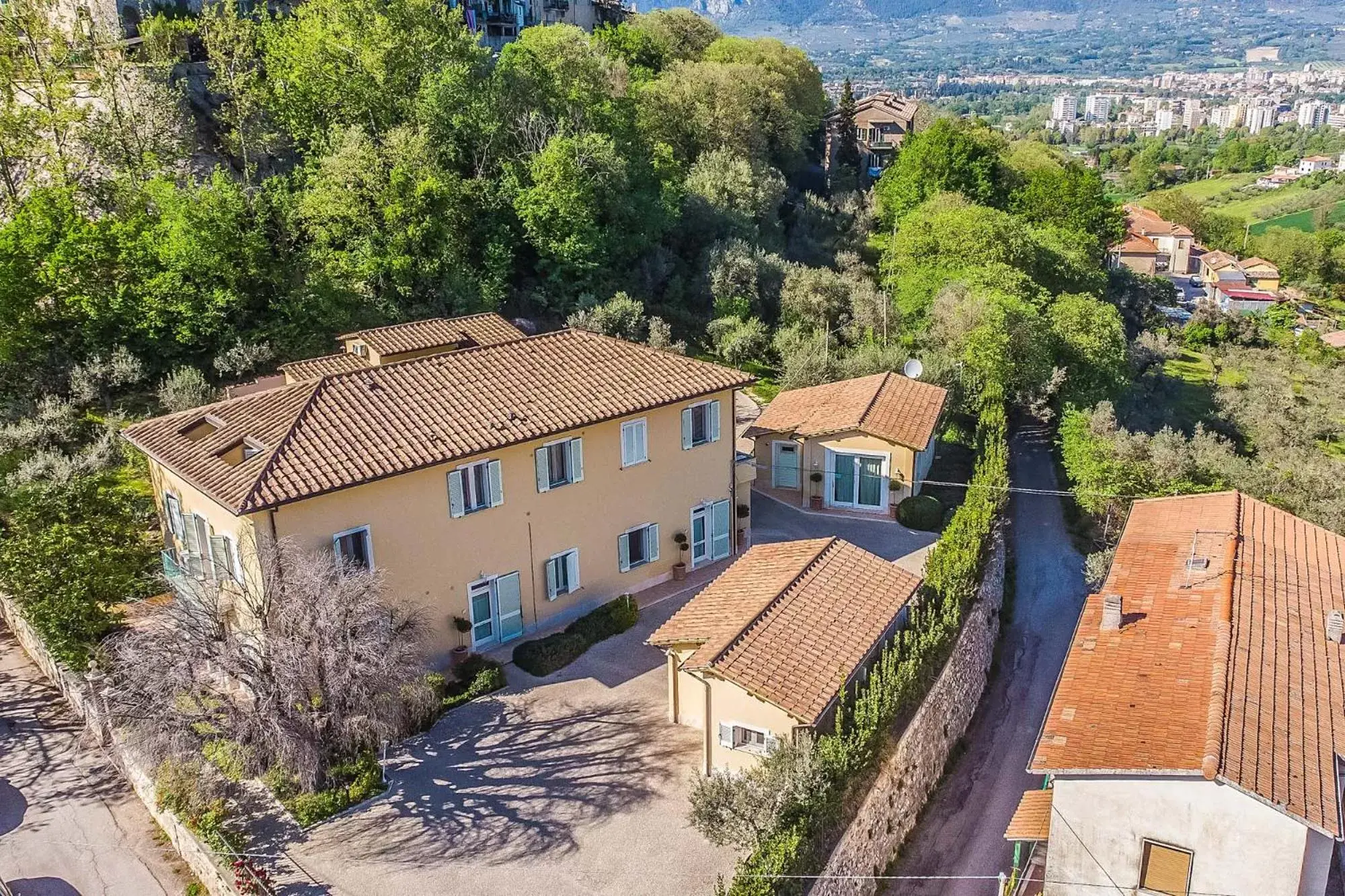 Neighbourhood, Bird's-eye View in Residence Viviverde