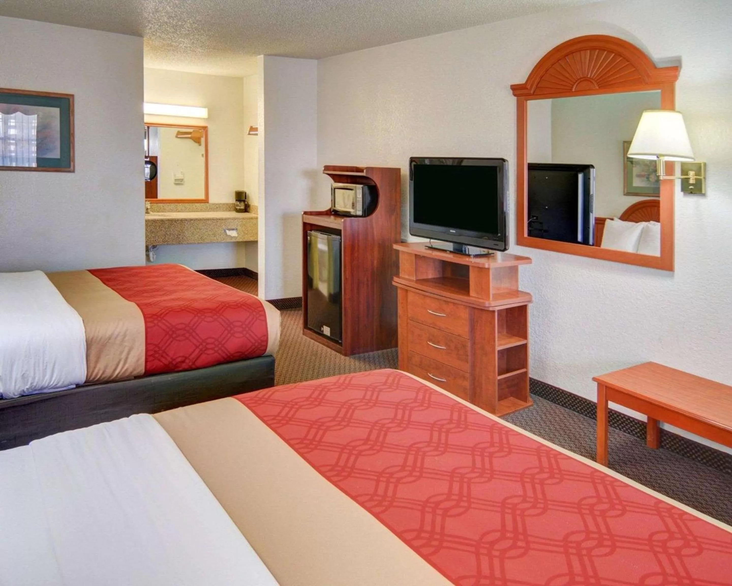 Queen Room with Two Queen Beds - Non-Smoking in Econo Lodge Decatur