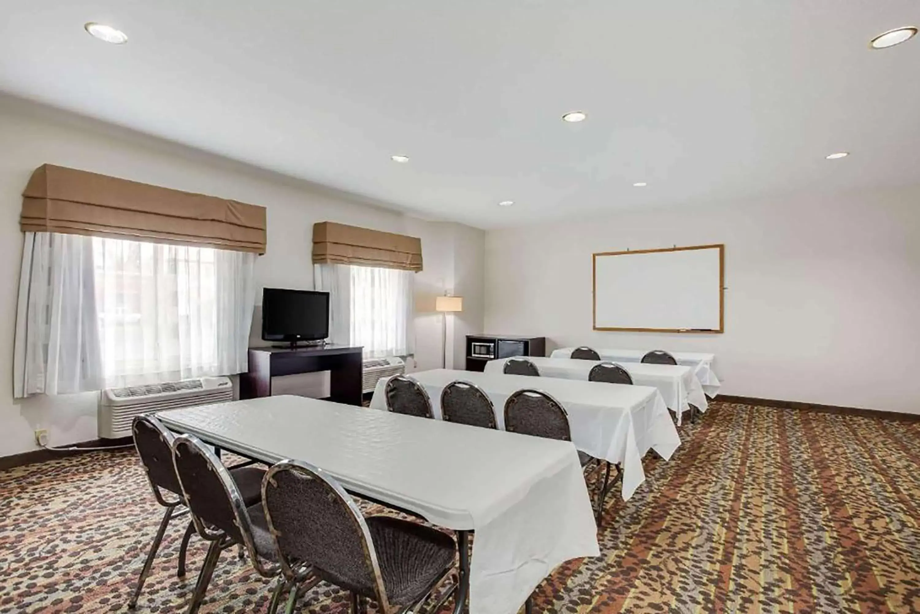 Meeting/conference room in Baymont by Wyndham Milan