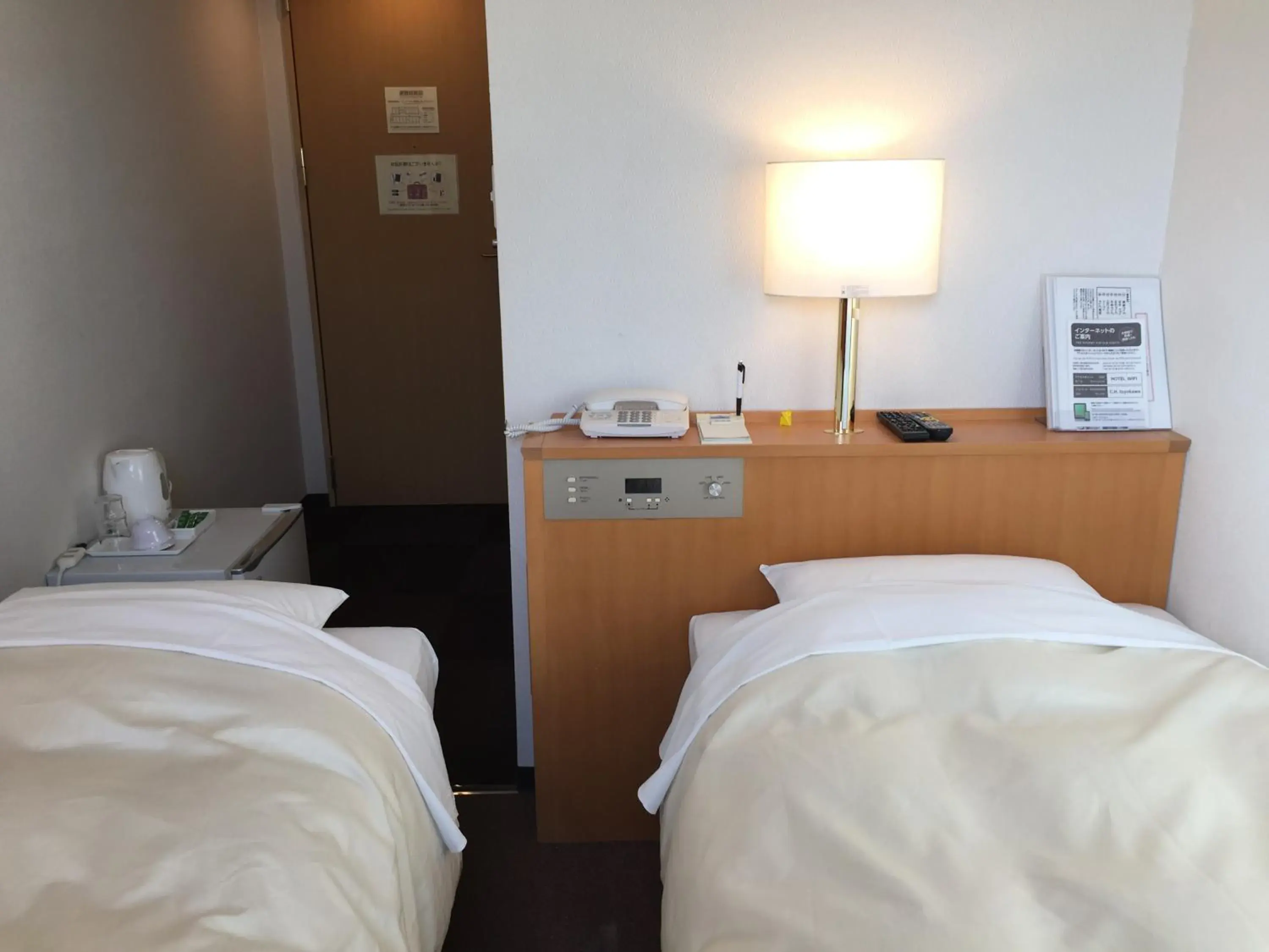 Economy Twin Room - Non-Smoking in Hotel Crown Hills Toyokawa Economy Twin Room - Non-Smoking in Hotel Crown Hills Toyokawa