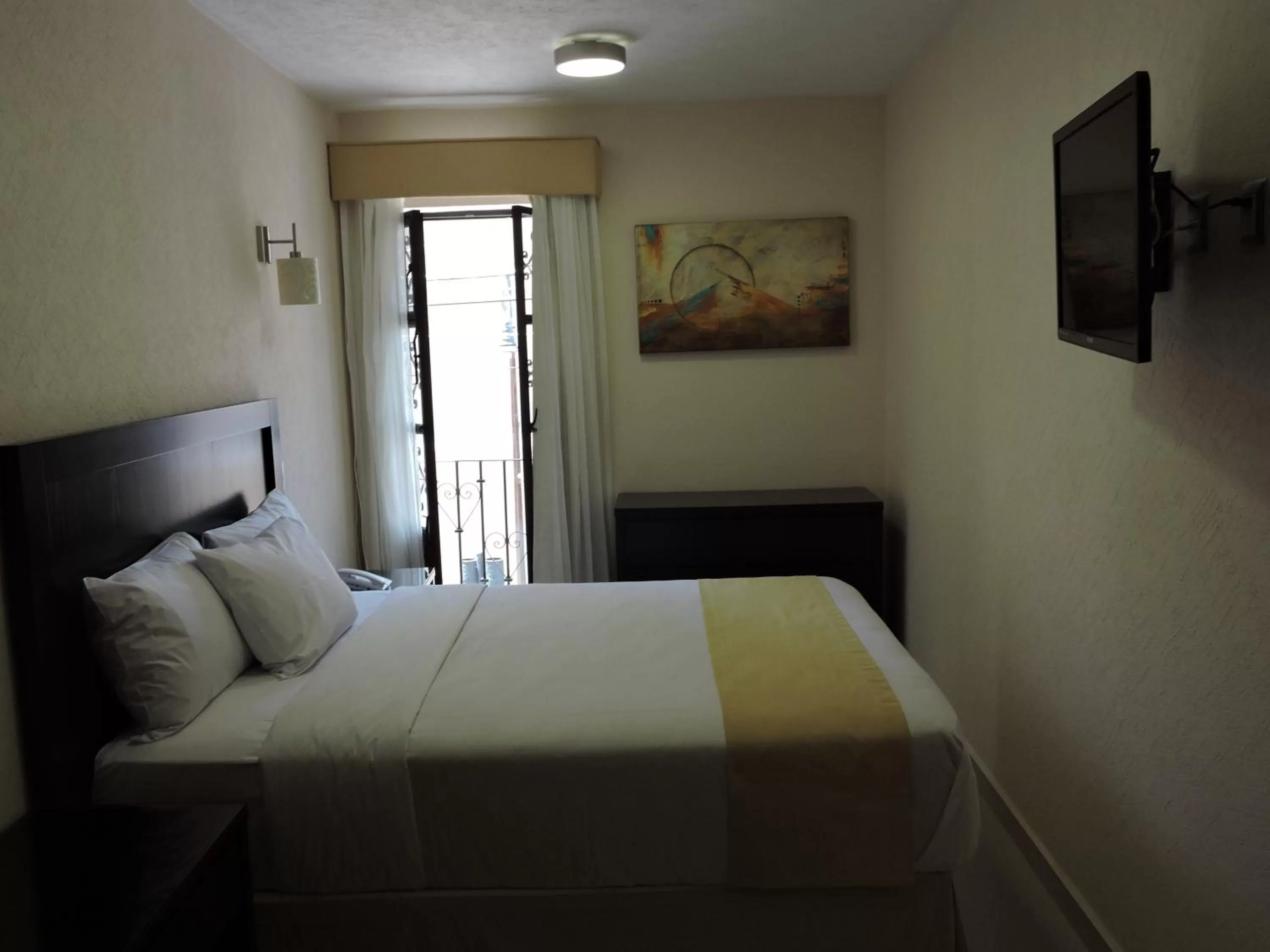 Photo of the whole room, Bed in Casa Jasave Hotel