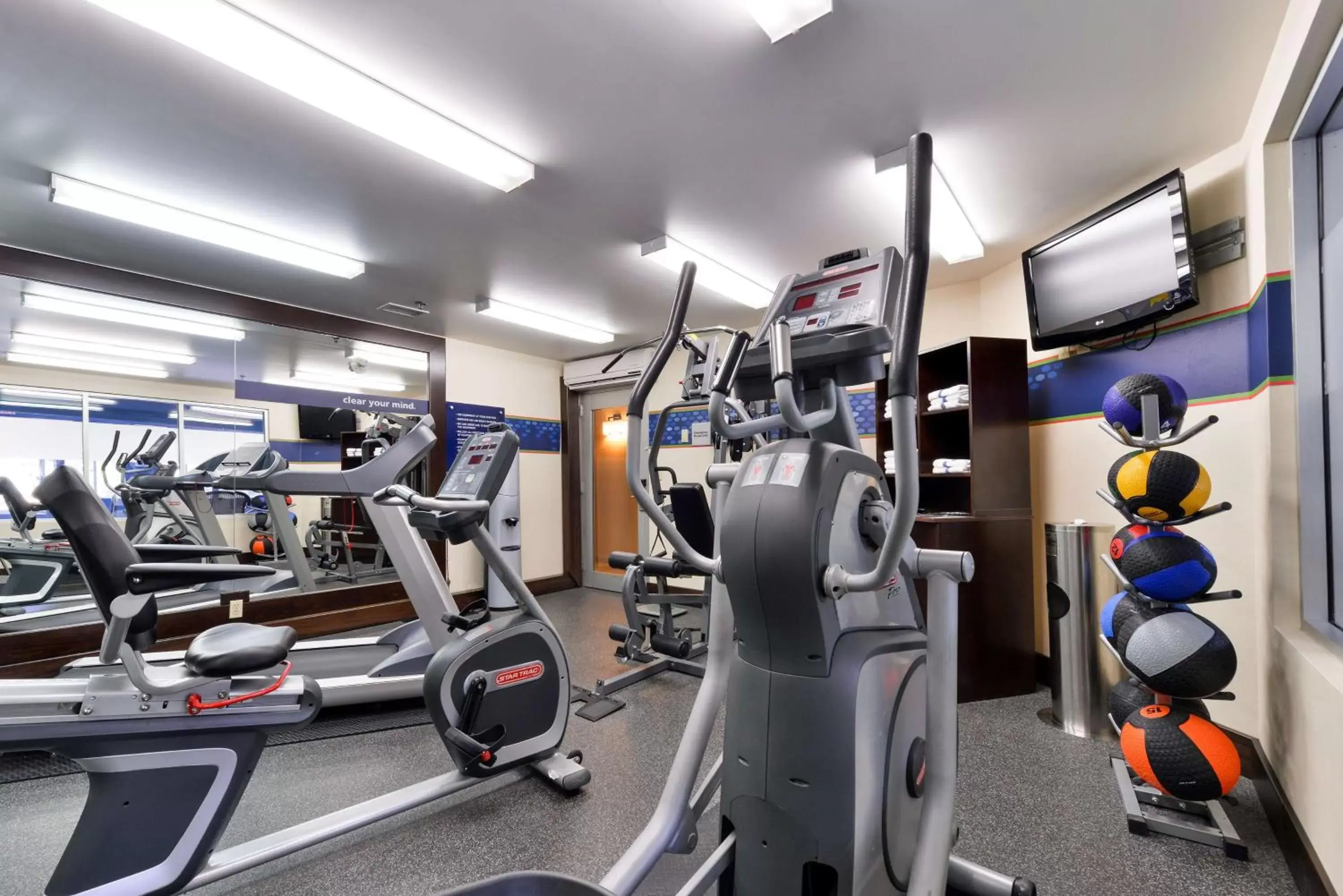 Fitness centre/facilities in Hampton Inn & Suites by Hilton Calgary University NW Fitness centre/facilities in Hampton Inn & Suites by Hilton Calgary University NW
