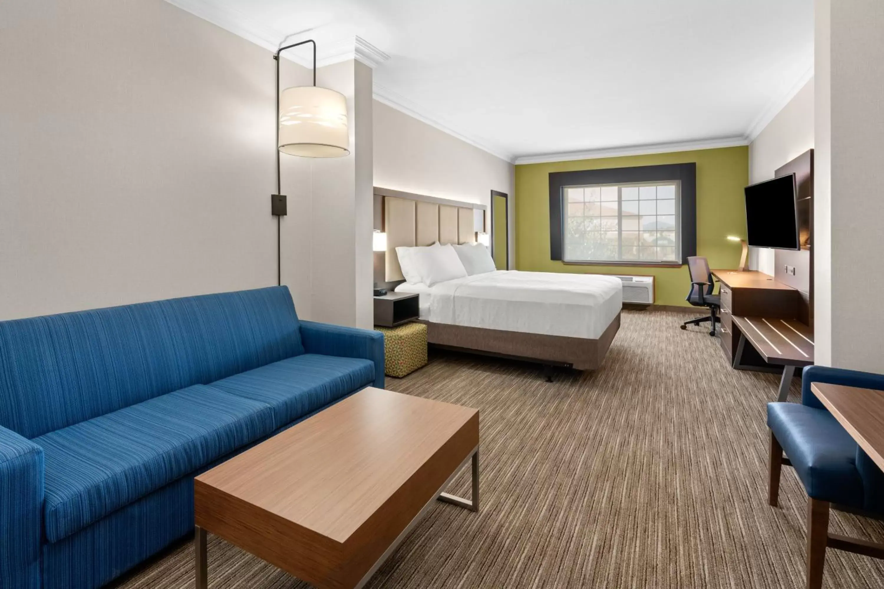 Photo of the whole room in Holiday Inn Express Hotel & Suites Klamath Falls Central, an IHG Hotel