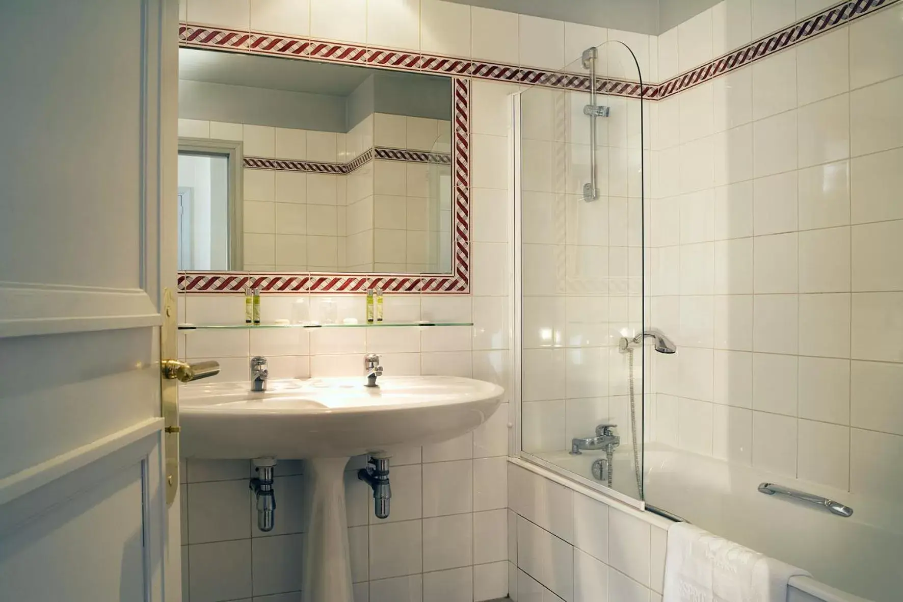 Bathroom in Hôtel Mansart - Esprit de France
