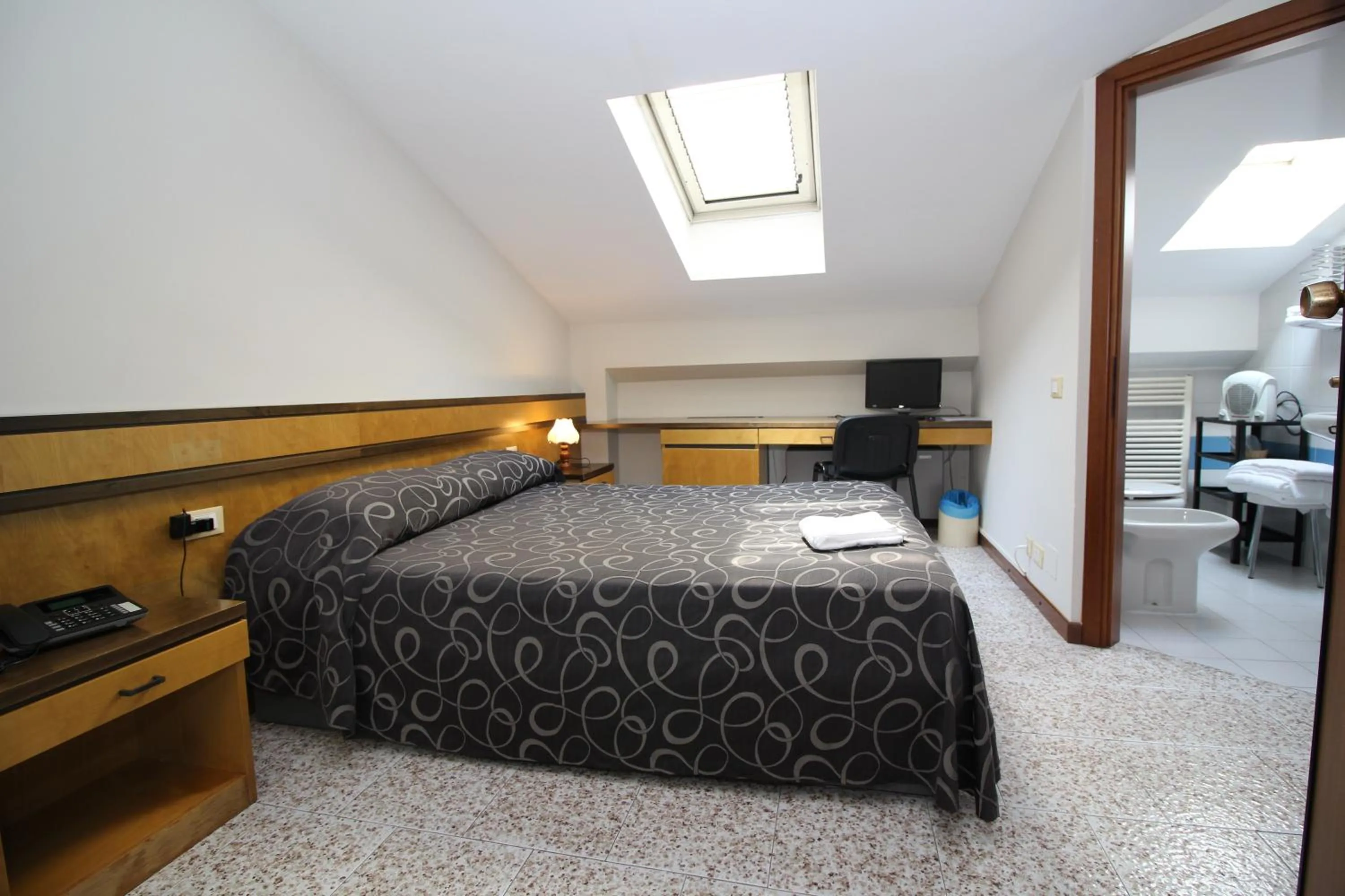 Photo of the whole room, Bed in Hotel Croce Di Malta