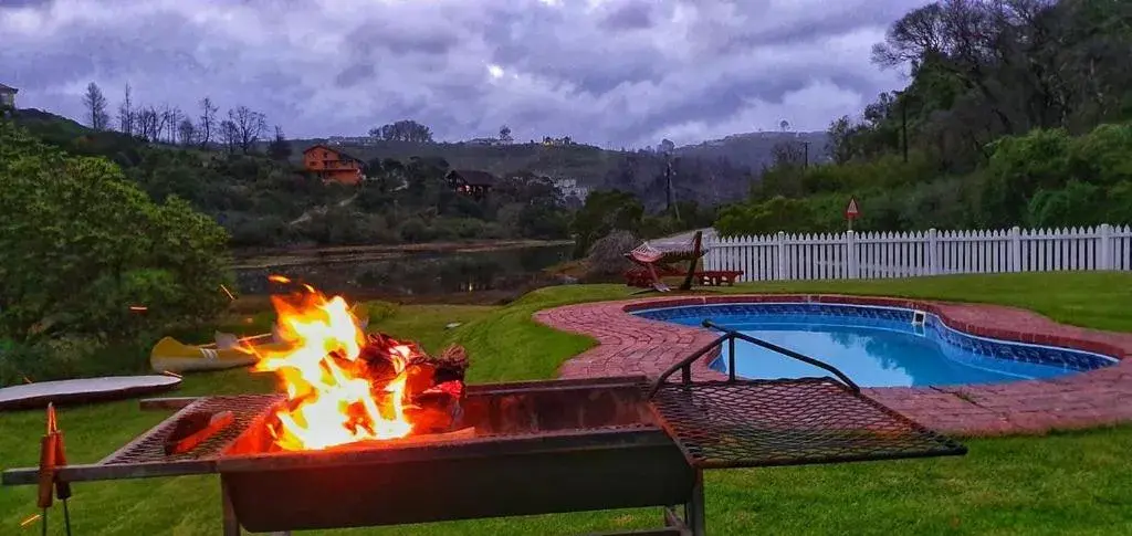 BBQ facilities, Pool View in Salt River Lodge