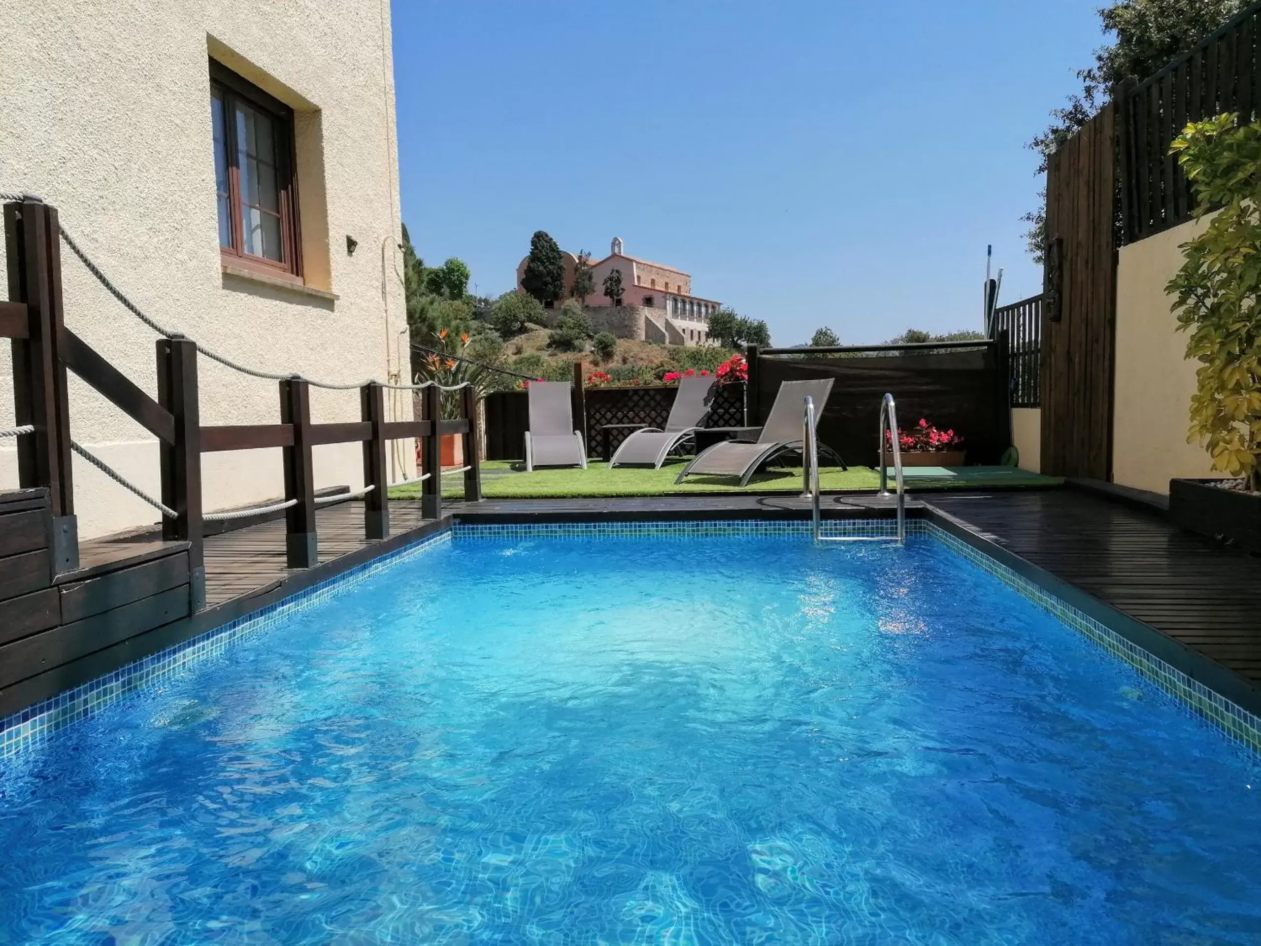 Pool view, Swimming Pool in Cal Music B&B