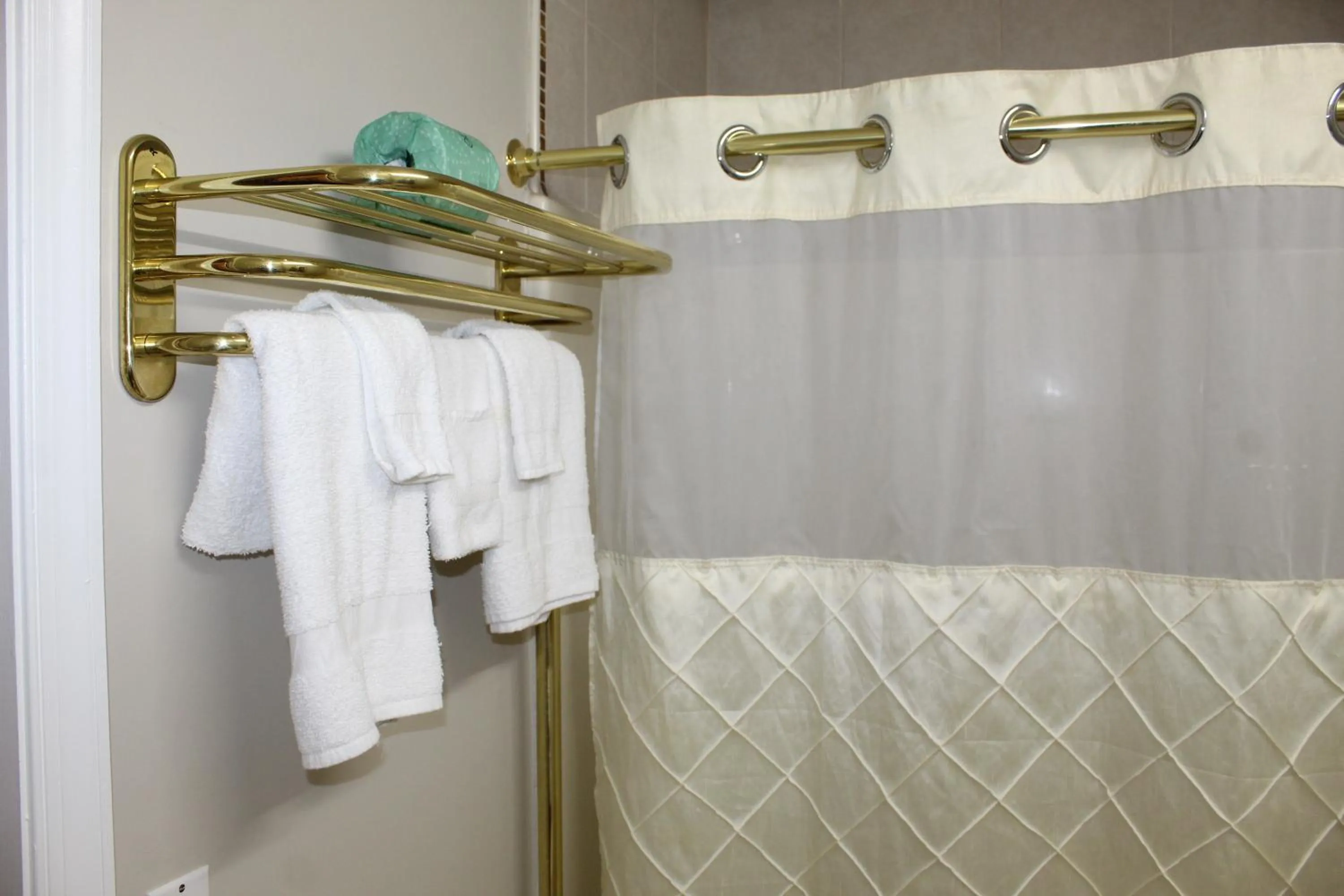 Bathroom in Liberty Inn Absecon Atlantic City