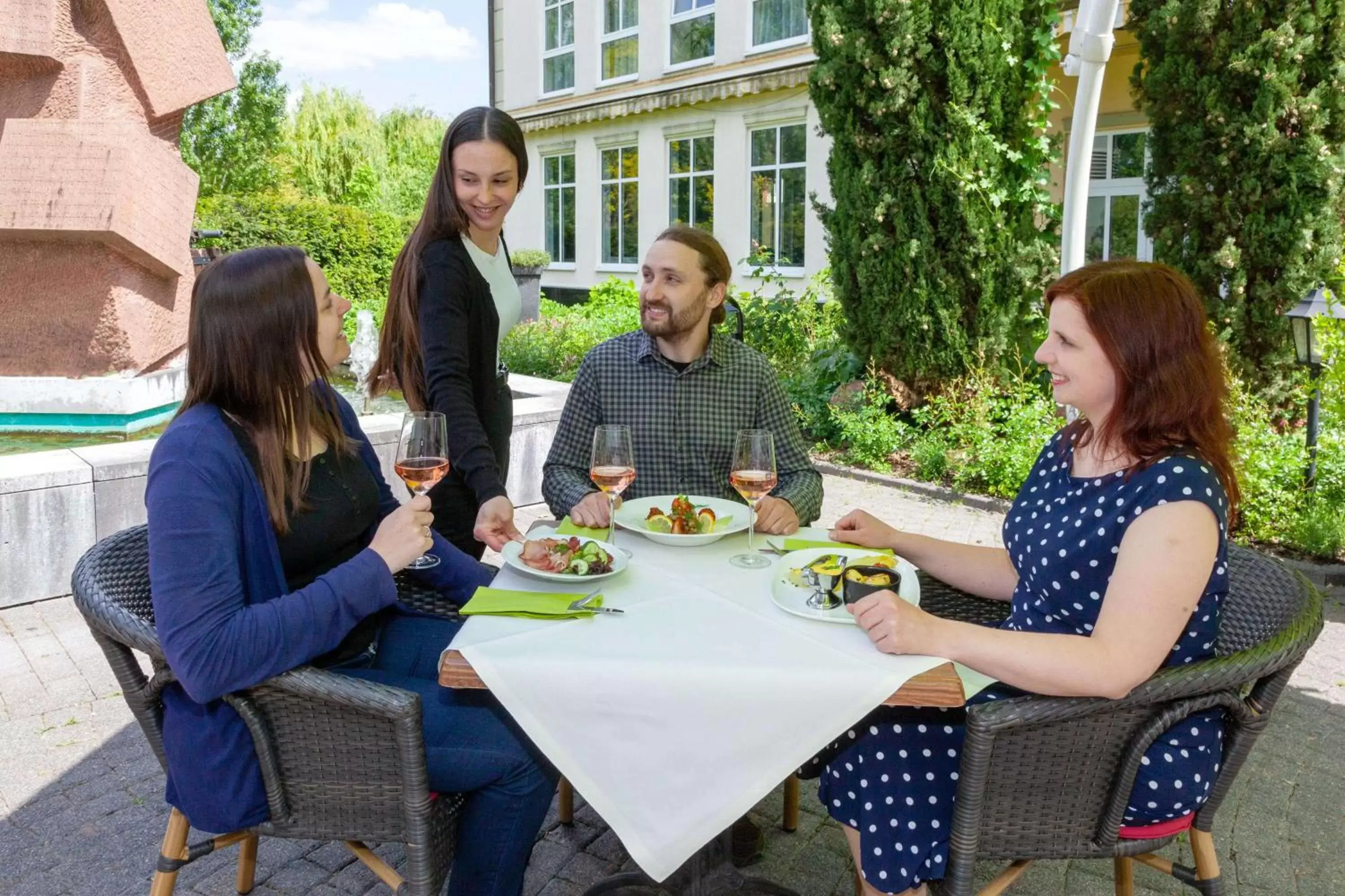 Restaurant/places to eat in Best Western Wein- und Parkhotel