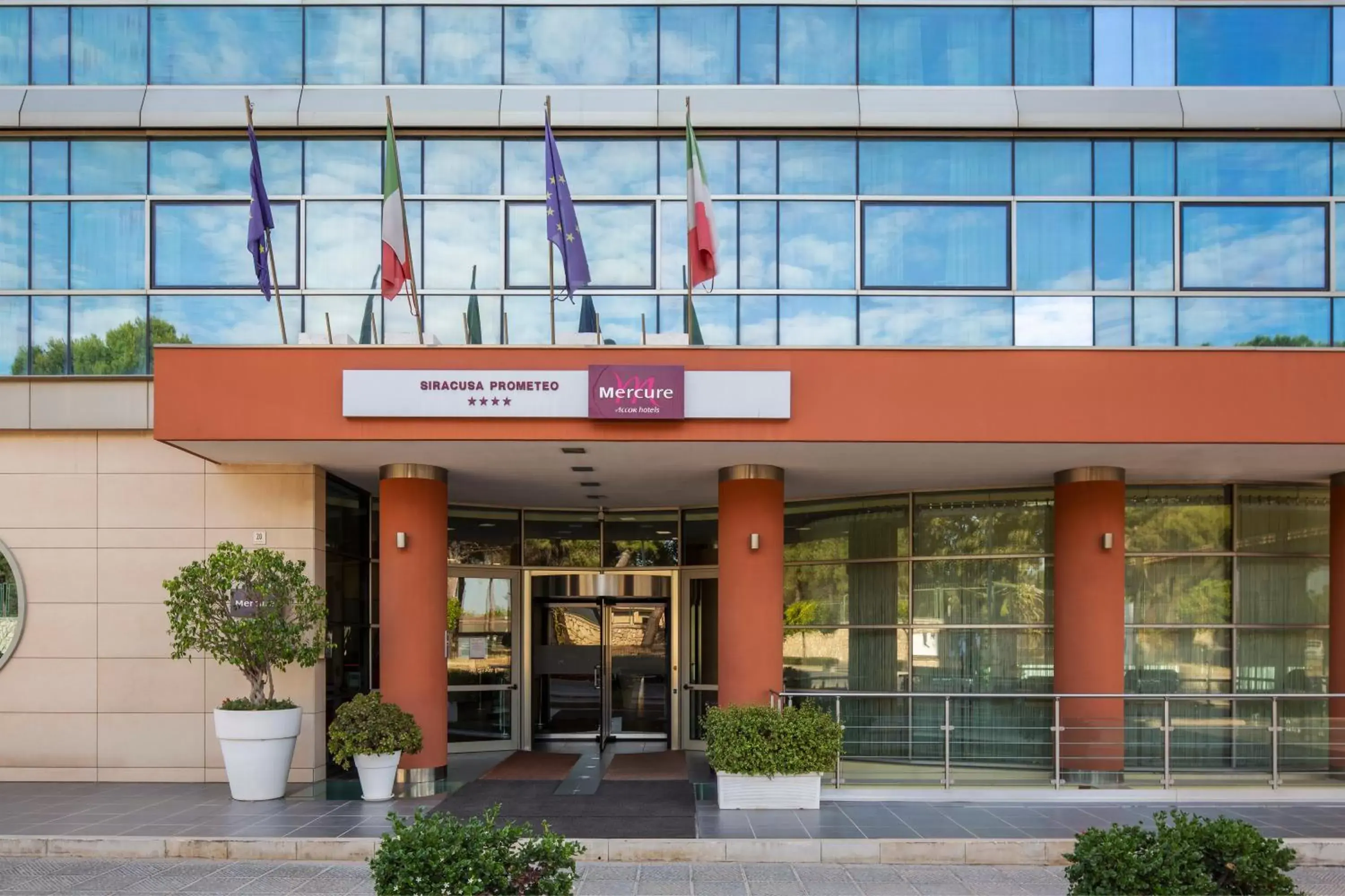 Facade/entrance in Hotel Mercure Siracusa