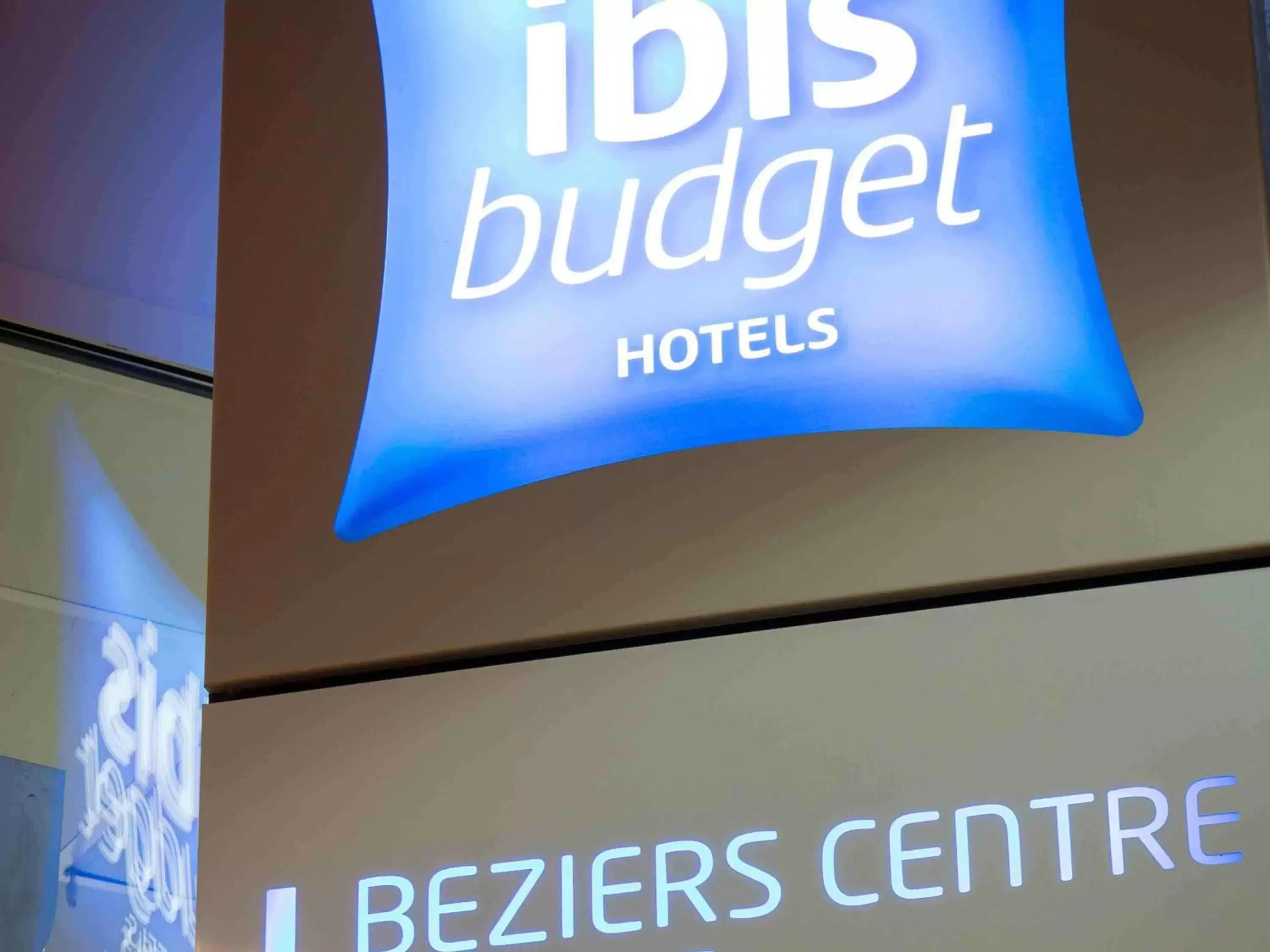 Property building, Property Logo/Sign in ibis budget Béziers Centre Palais Congres
