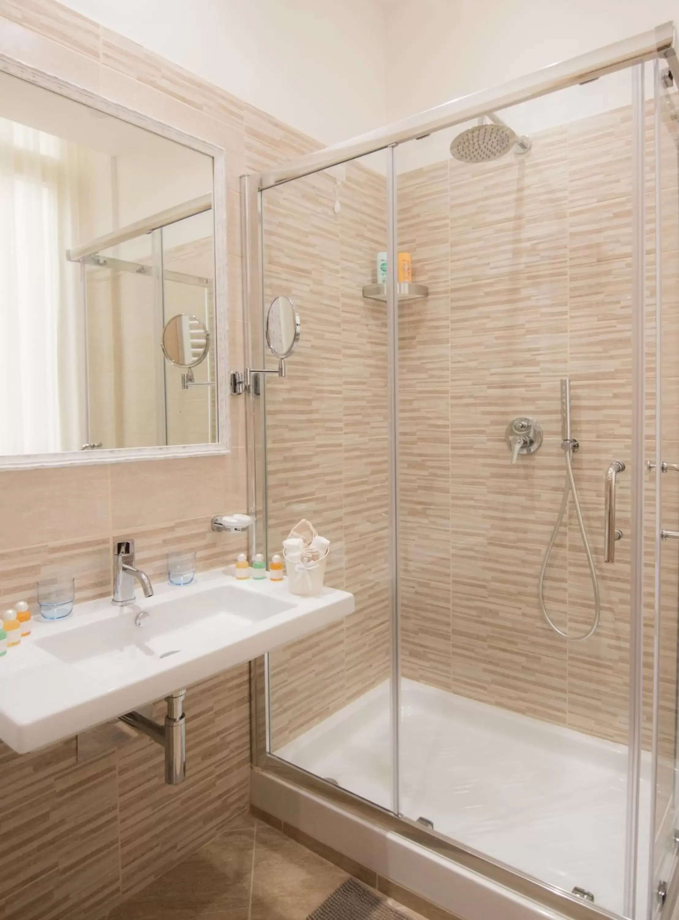 Bathroom in Esposizione Palace Hotel
