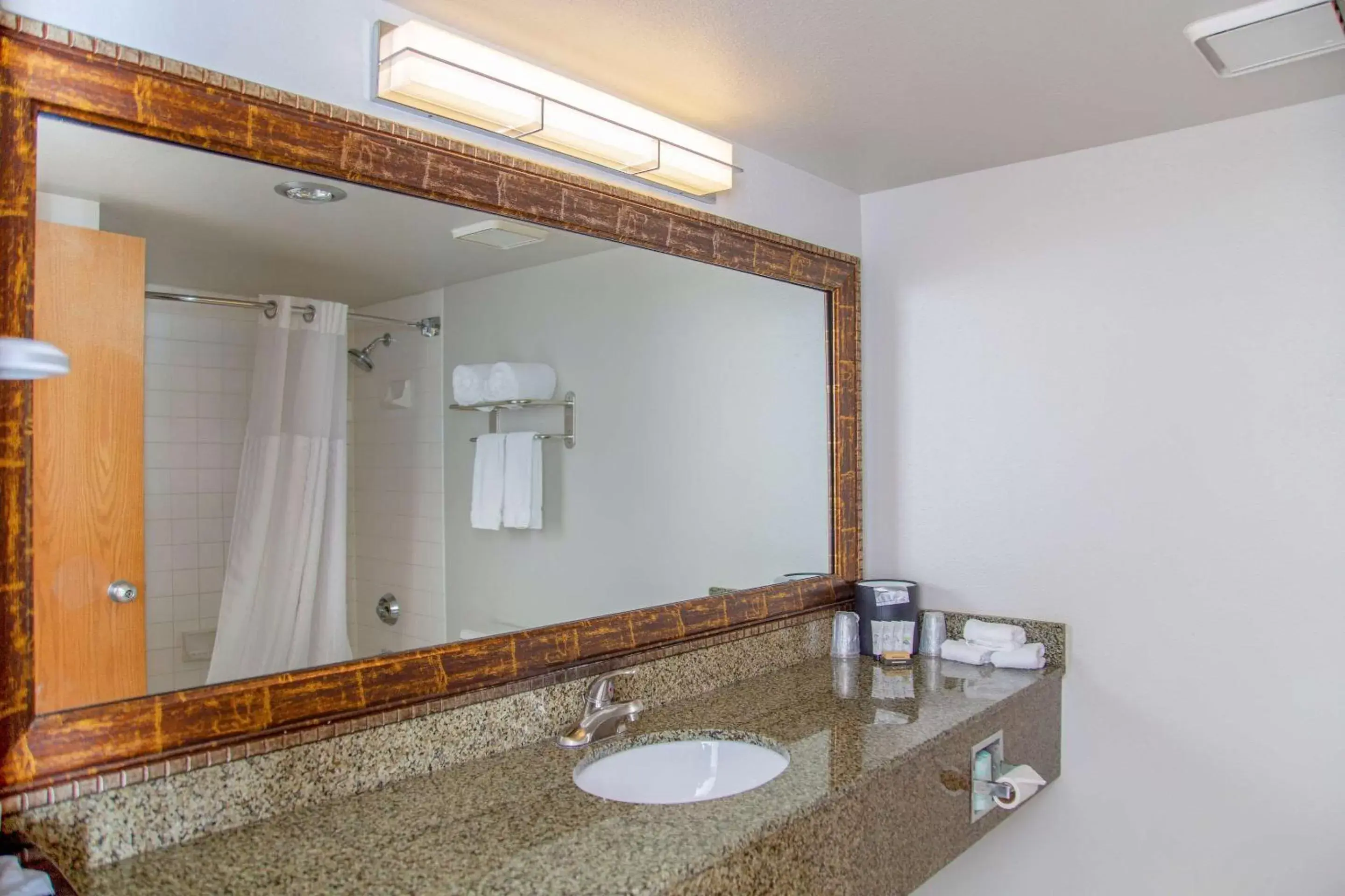 Bathroom in Hells Canyon Grand Hotel, an Ascend Hotel Collection Member