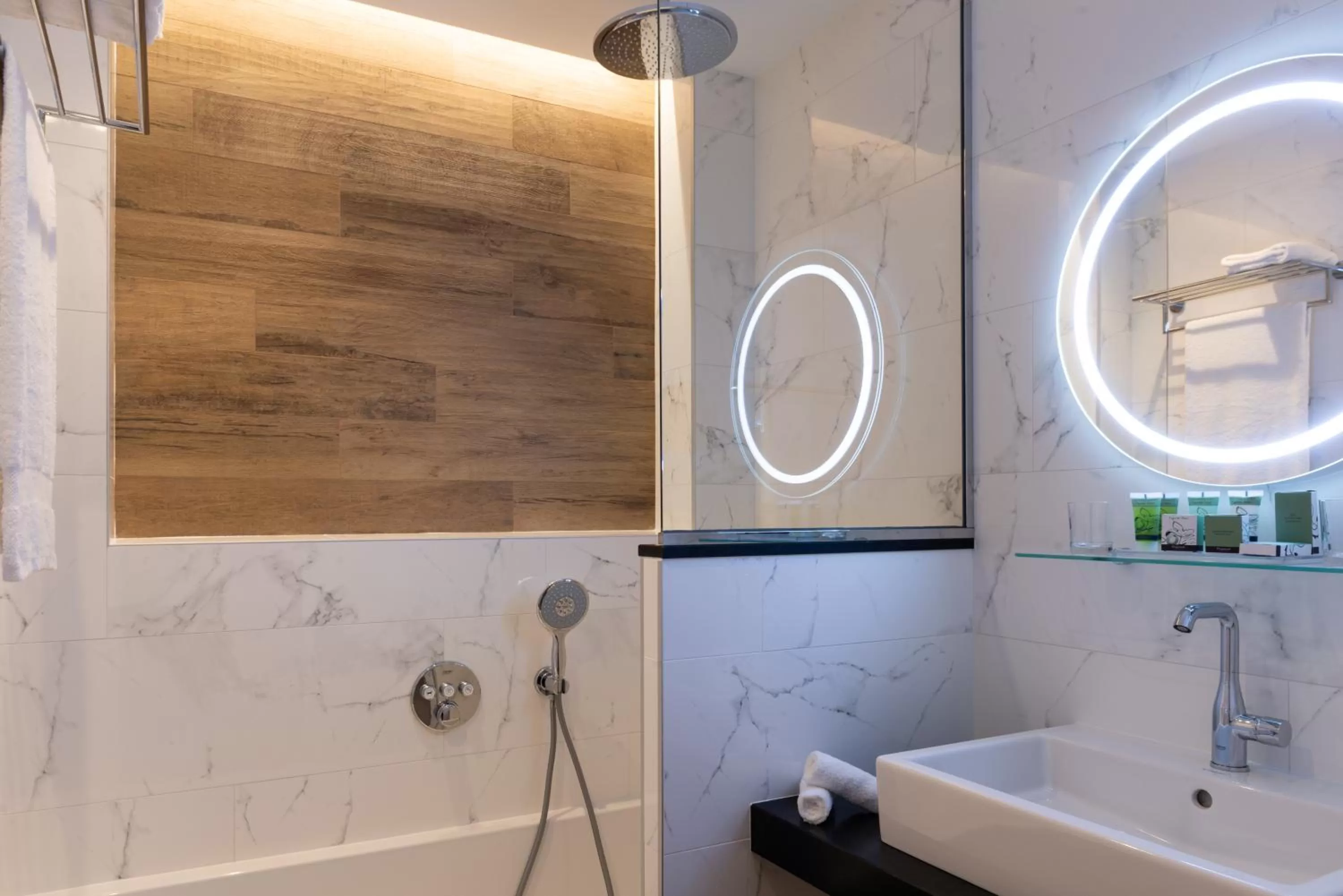 Bathroom in Lord Byron