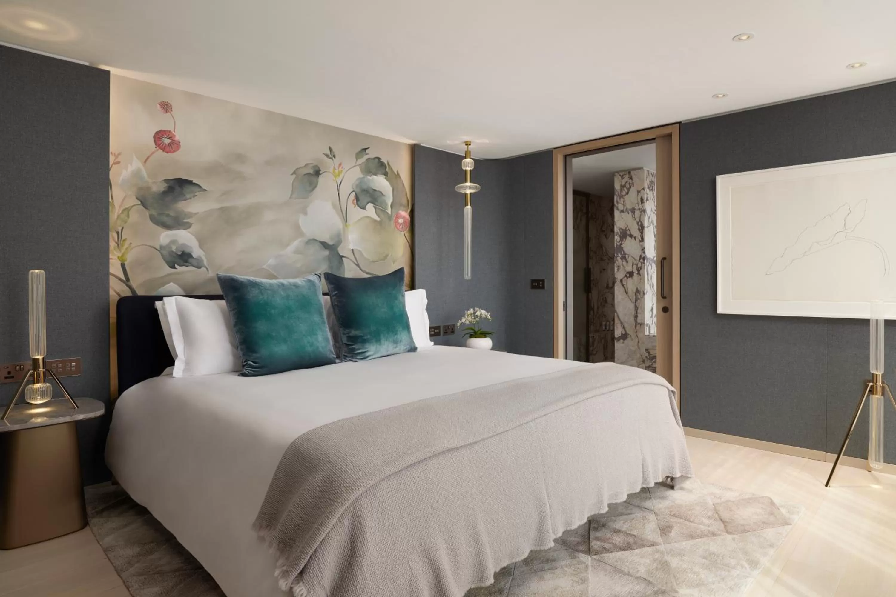 Bedroom, Bed in Pan Pacific London