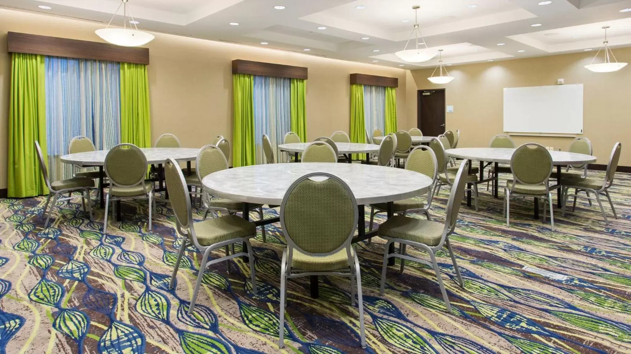 Meeting/conference room in Holiday Inn Express & Suites Midland South I-20, an IHG Hotel