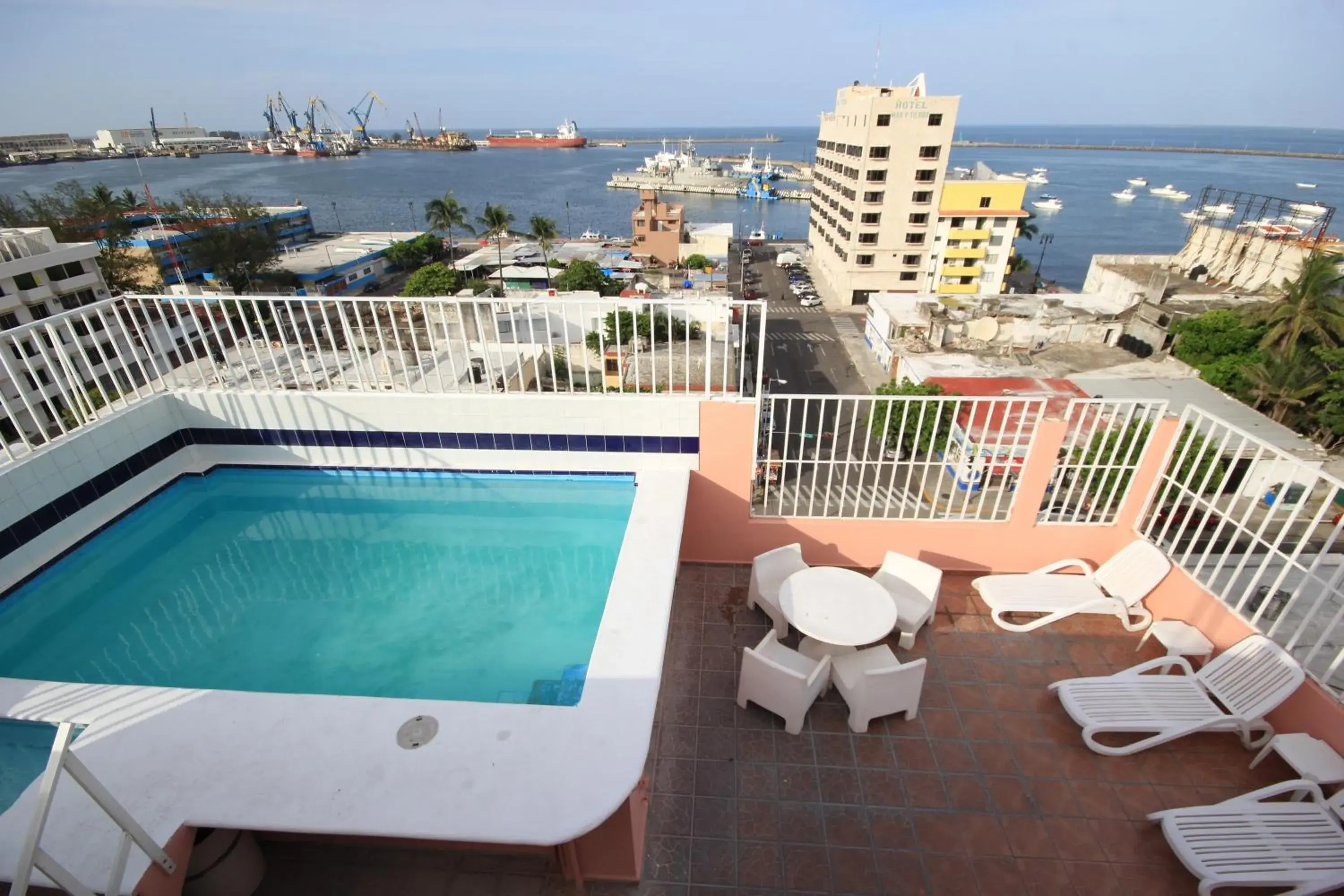 Day, Pool View in Hotel Posada del Carmen