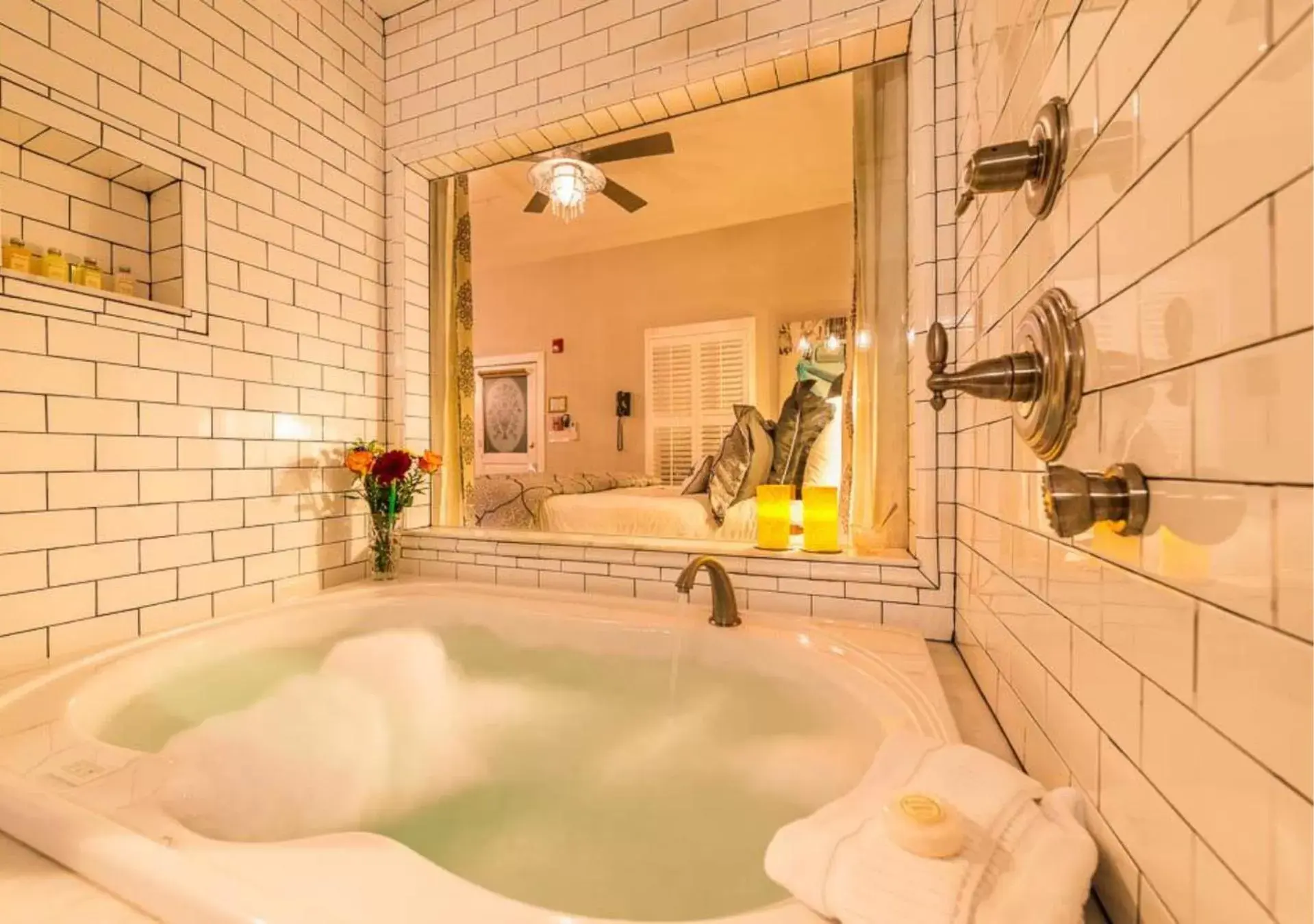 Shower, Bathroom in Carriage Way Inn Bed & Breakfast Adults Only - 21 years old and up