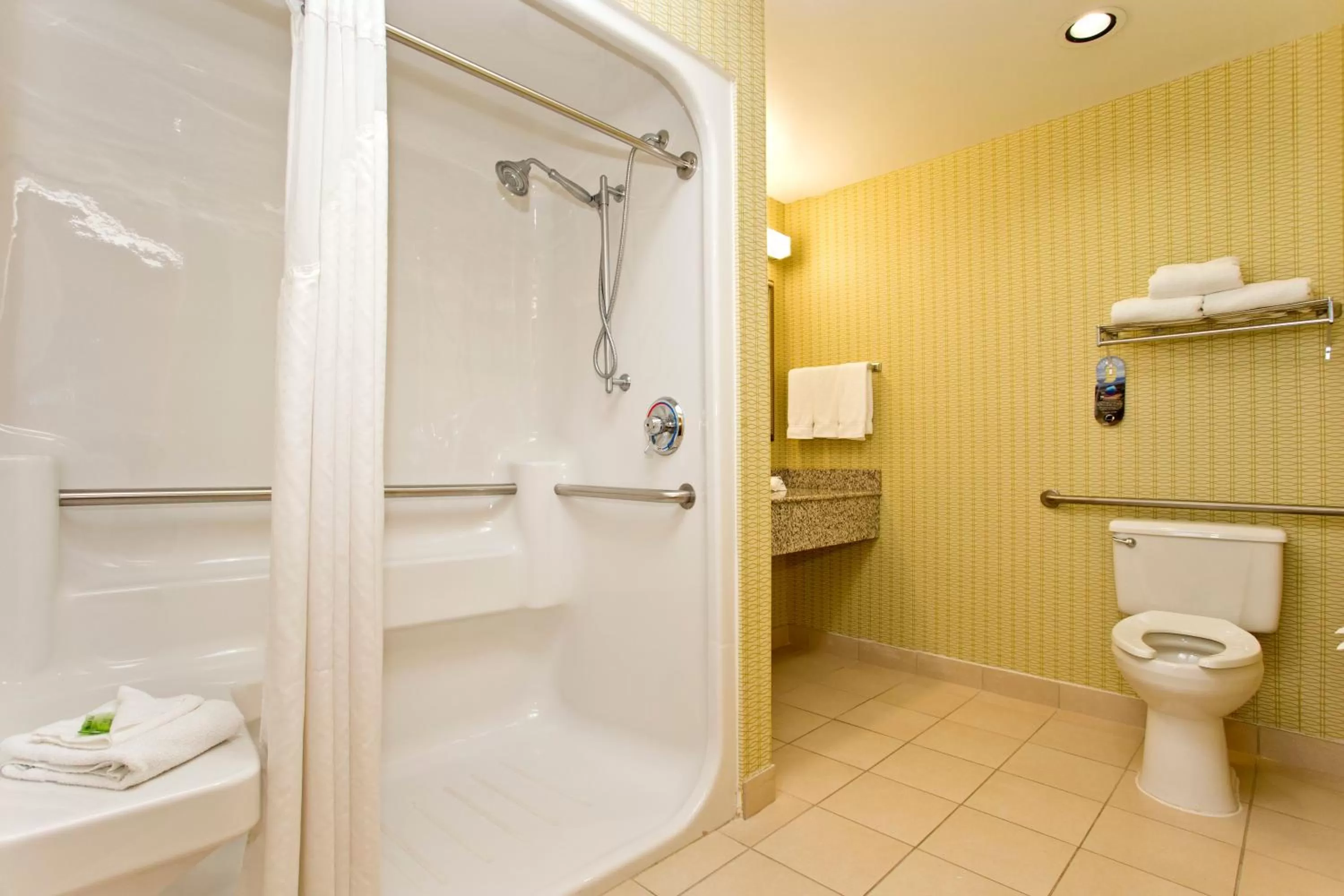 King room - Disability Access Hearing Accessible in Holiday Inn Express Stephens City by IHG