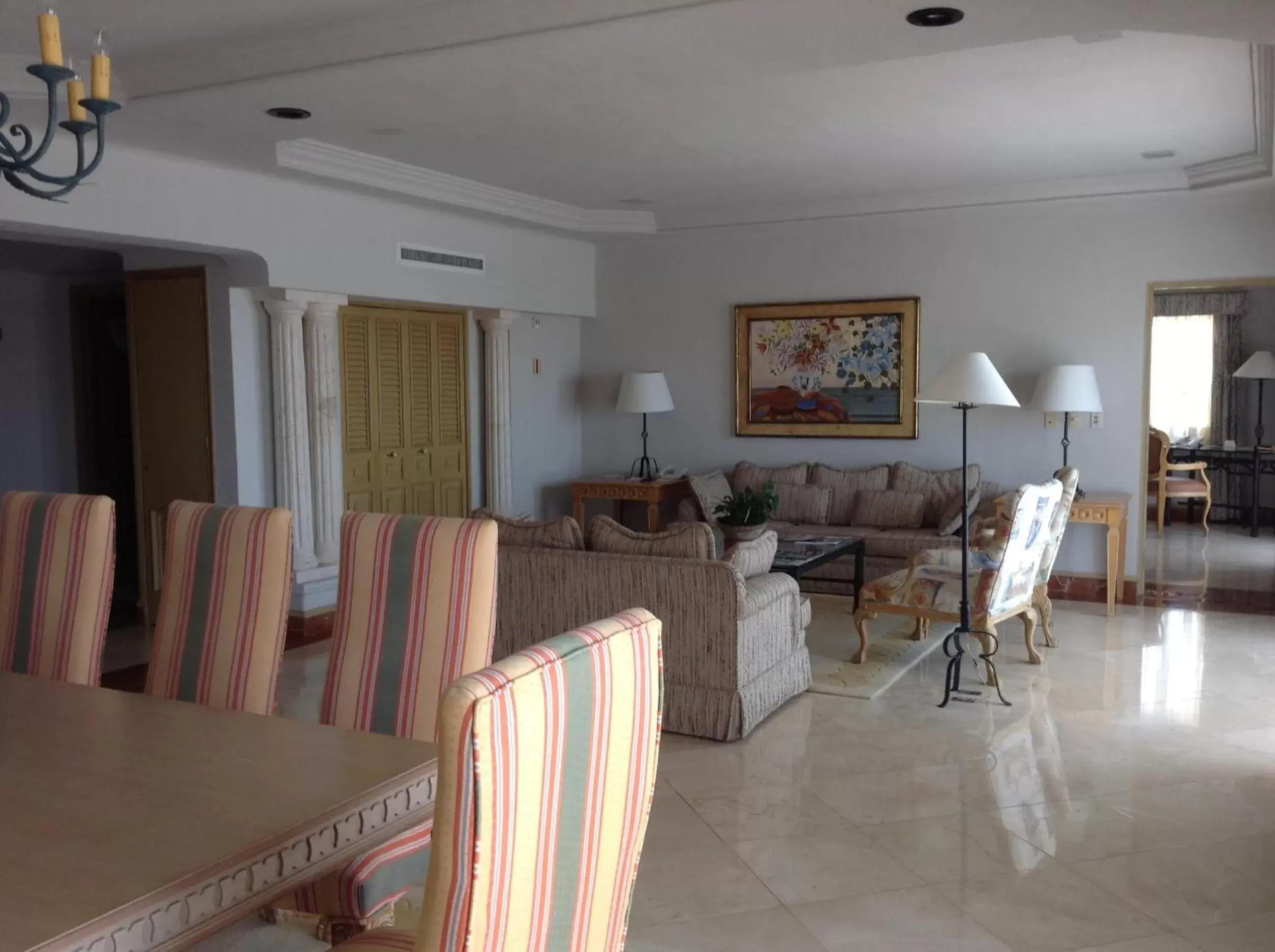Living room, Restaurant/Places to Eat in Grand Isla Navidad Golf & Spa Resort with Marina