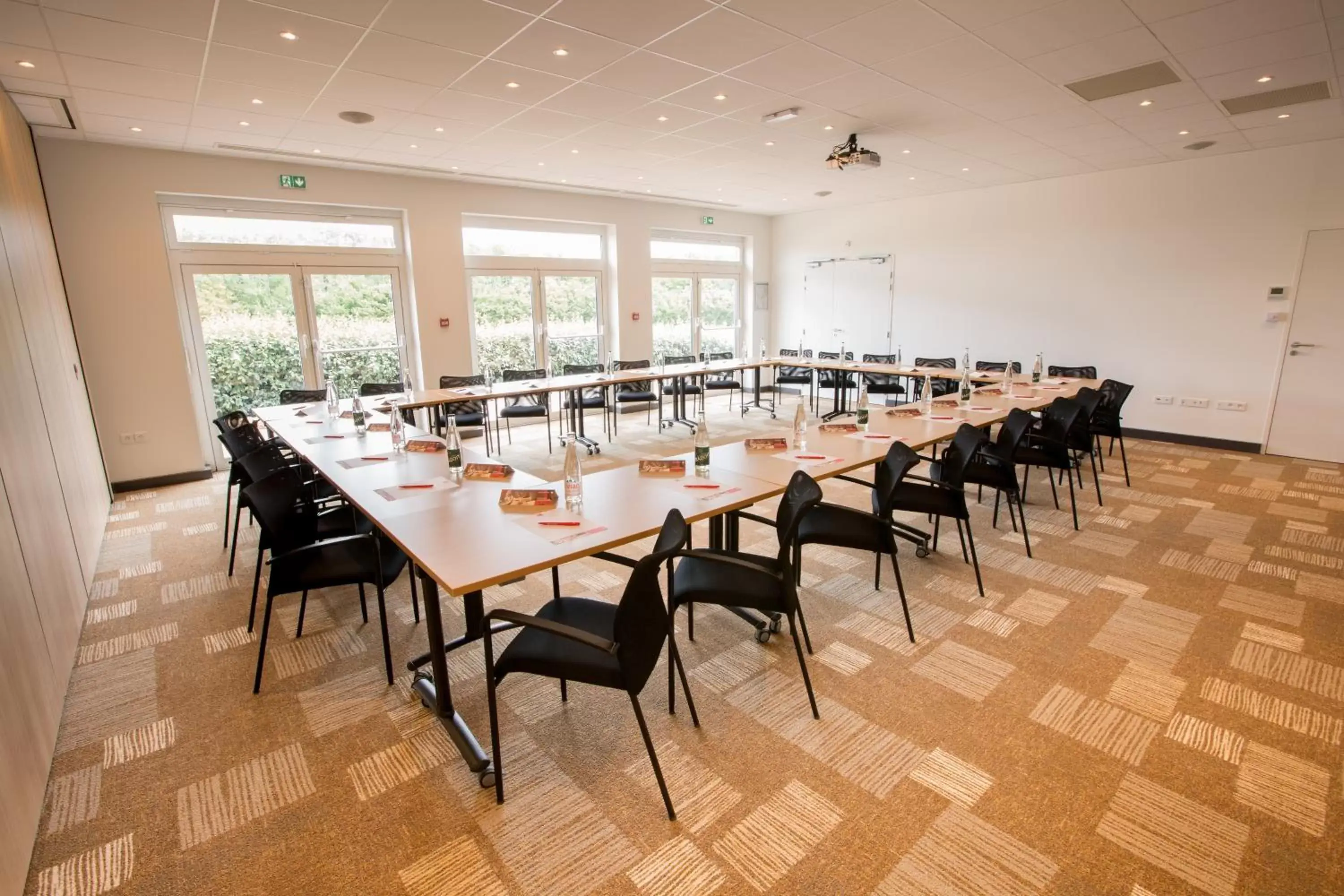 Meeting/conference room in ibis Cherbourg La Glacerie