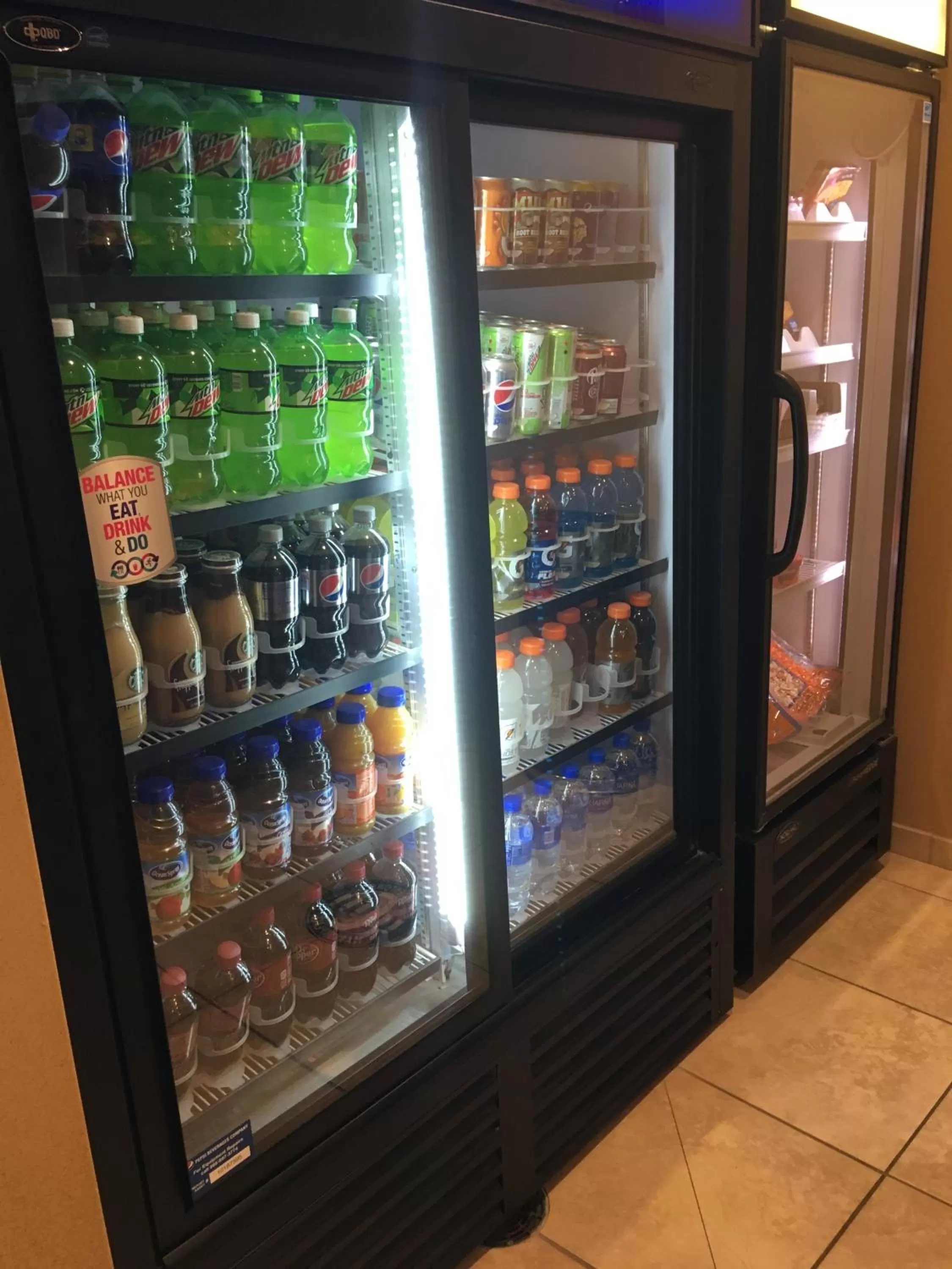 Food in Cobblestone Inn & Suites Steele