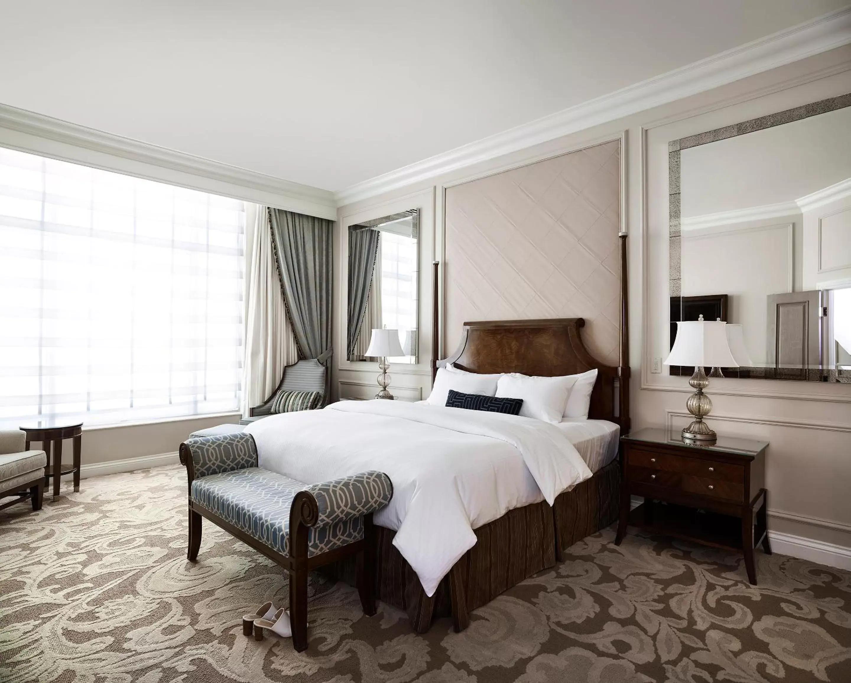 Bedroom, Bed in The Venetian® Resort Las Vegas