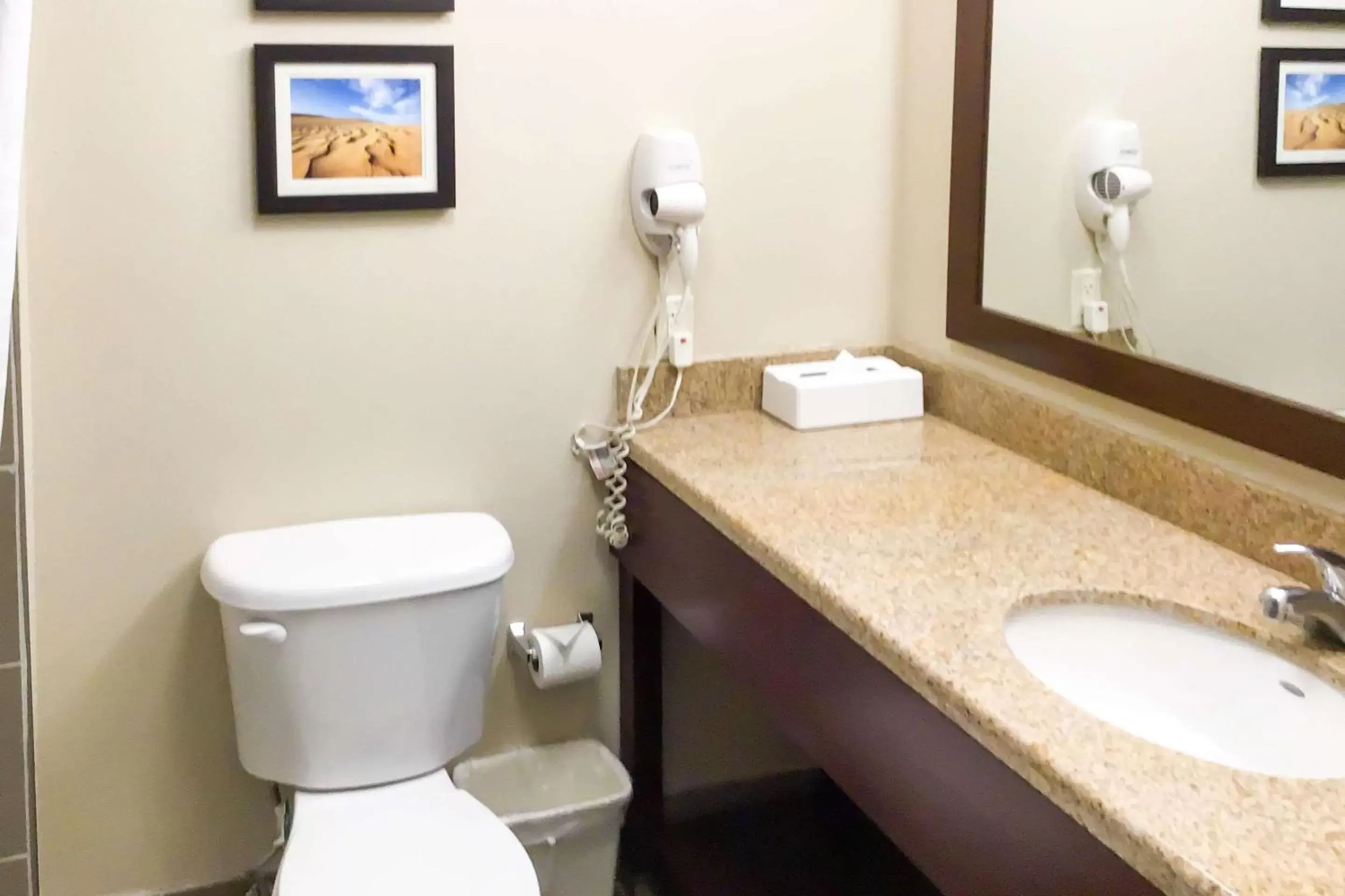 Bathroom in Comfort Inn and Suites Yuma I-8