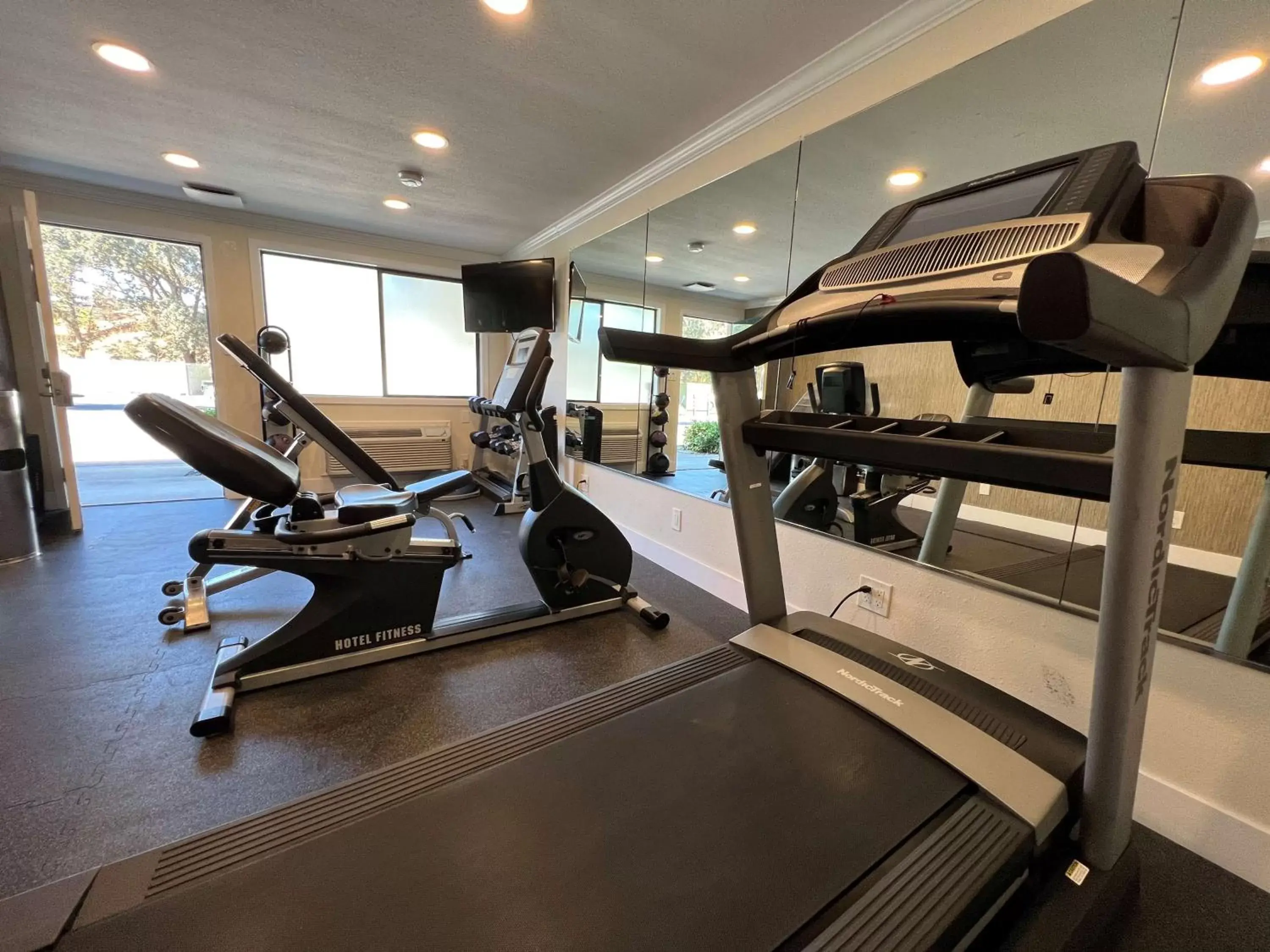 Spa and wellness centre/facilities, Fitness Center/Facilities in Best Western Shadow Inn