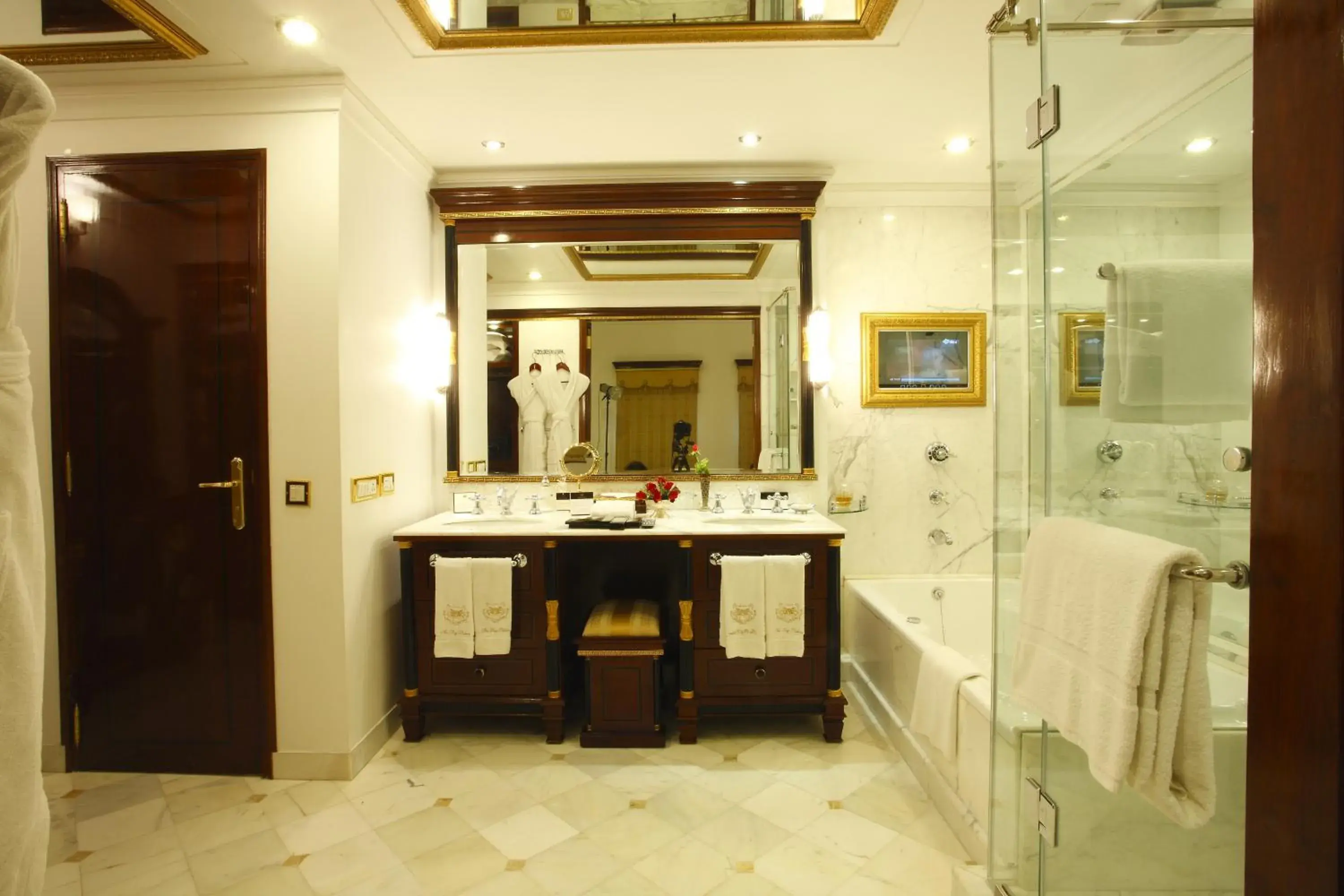 Bathroom in The Raj Palace (Small Luxury Hotels of the World)