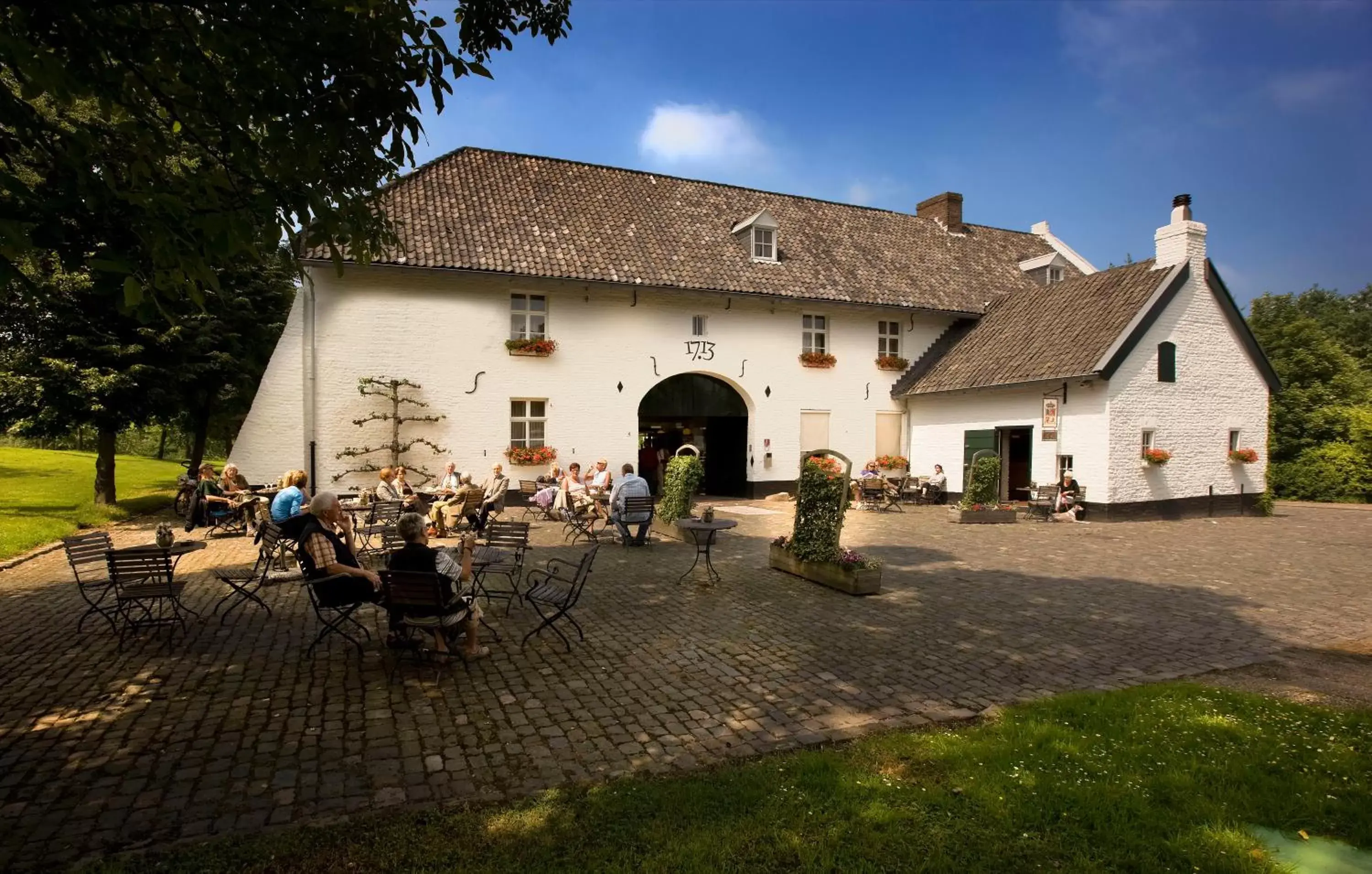 Facade/entrance, Property Building in Fletcher Hotel-Restaurant Kasteel Erenstein