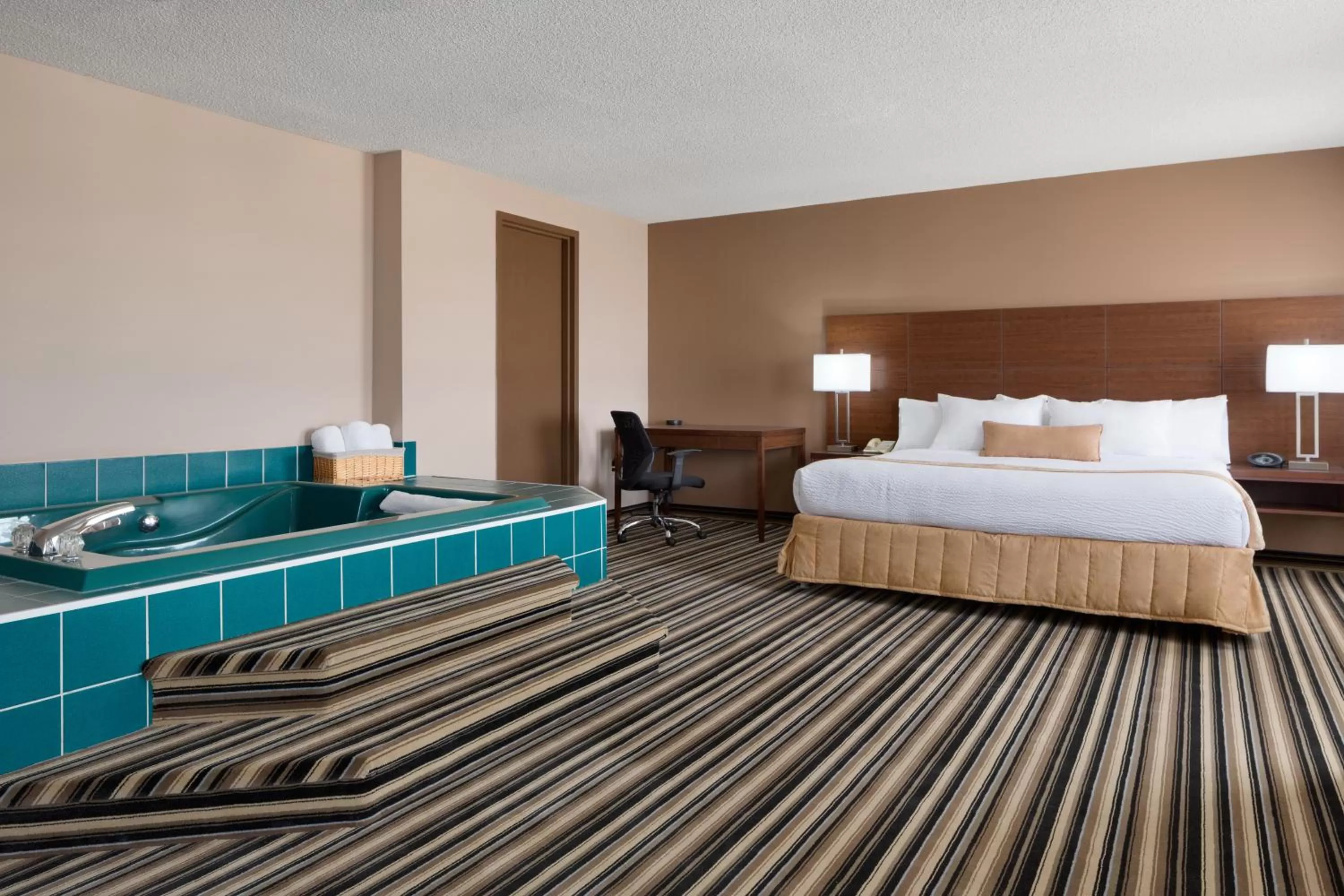 Photo of the whole room, Bed in Days Inn by Wyndham Dalhousie