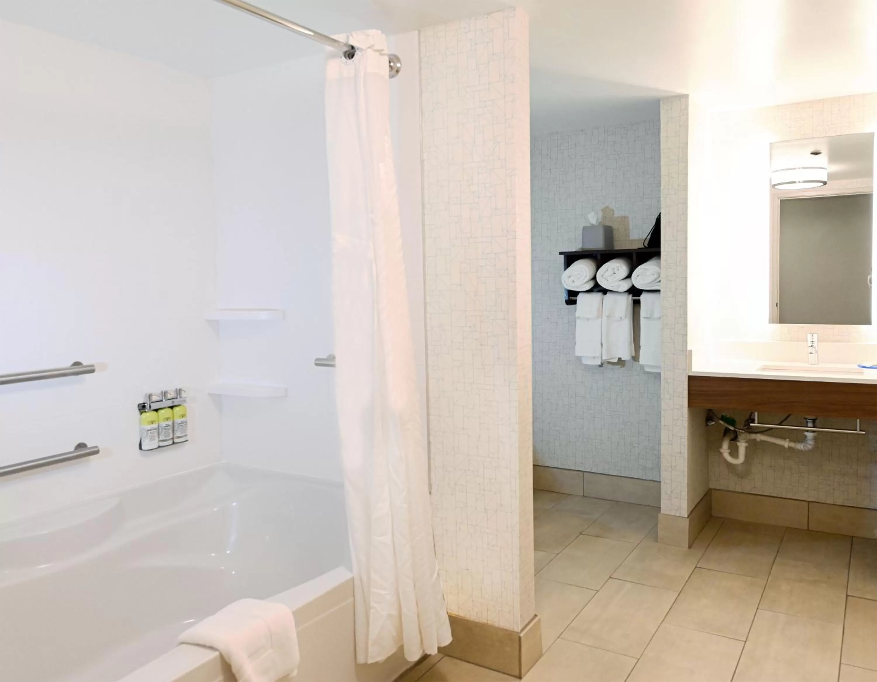 Bathroom in Holiday Inn Express Richmond Airport by IHG