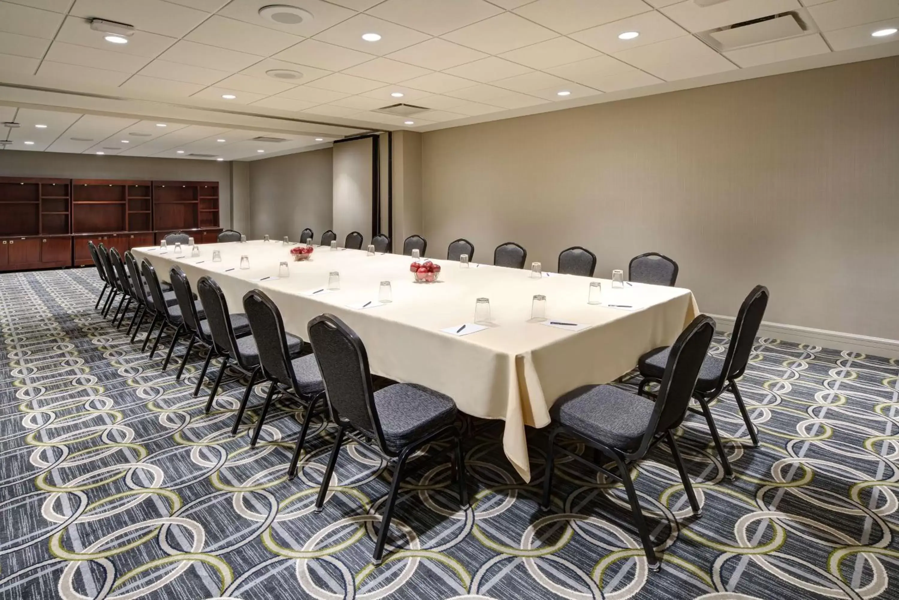 Meeting/conference room in Hilton Chicago O'Hare Airport