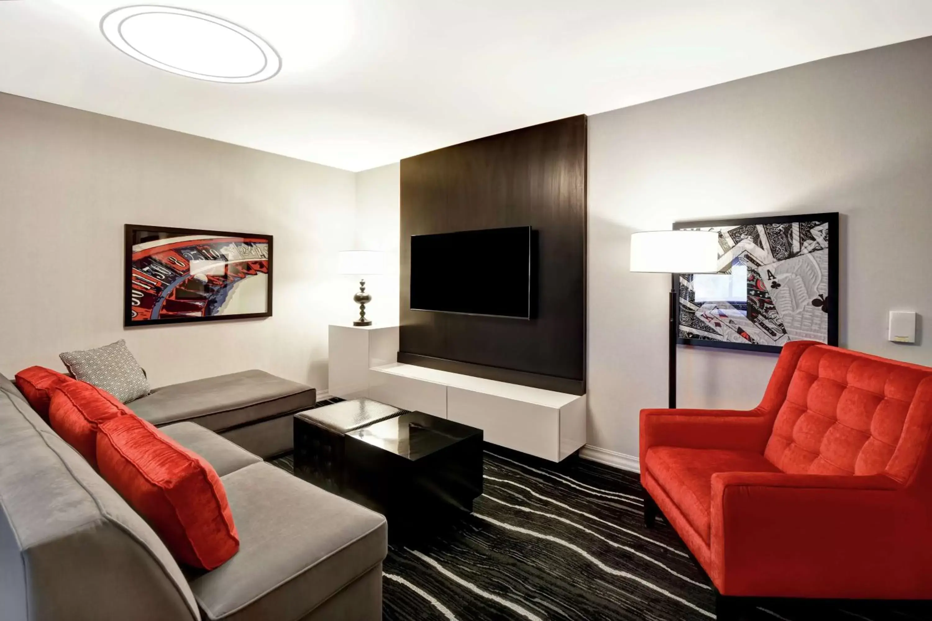 Bedroom, Seating Area in DoubleTree by Hilton Deadwood at Cadillac Jack's