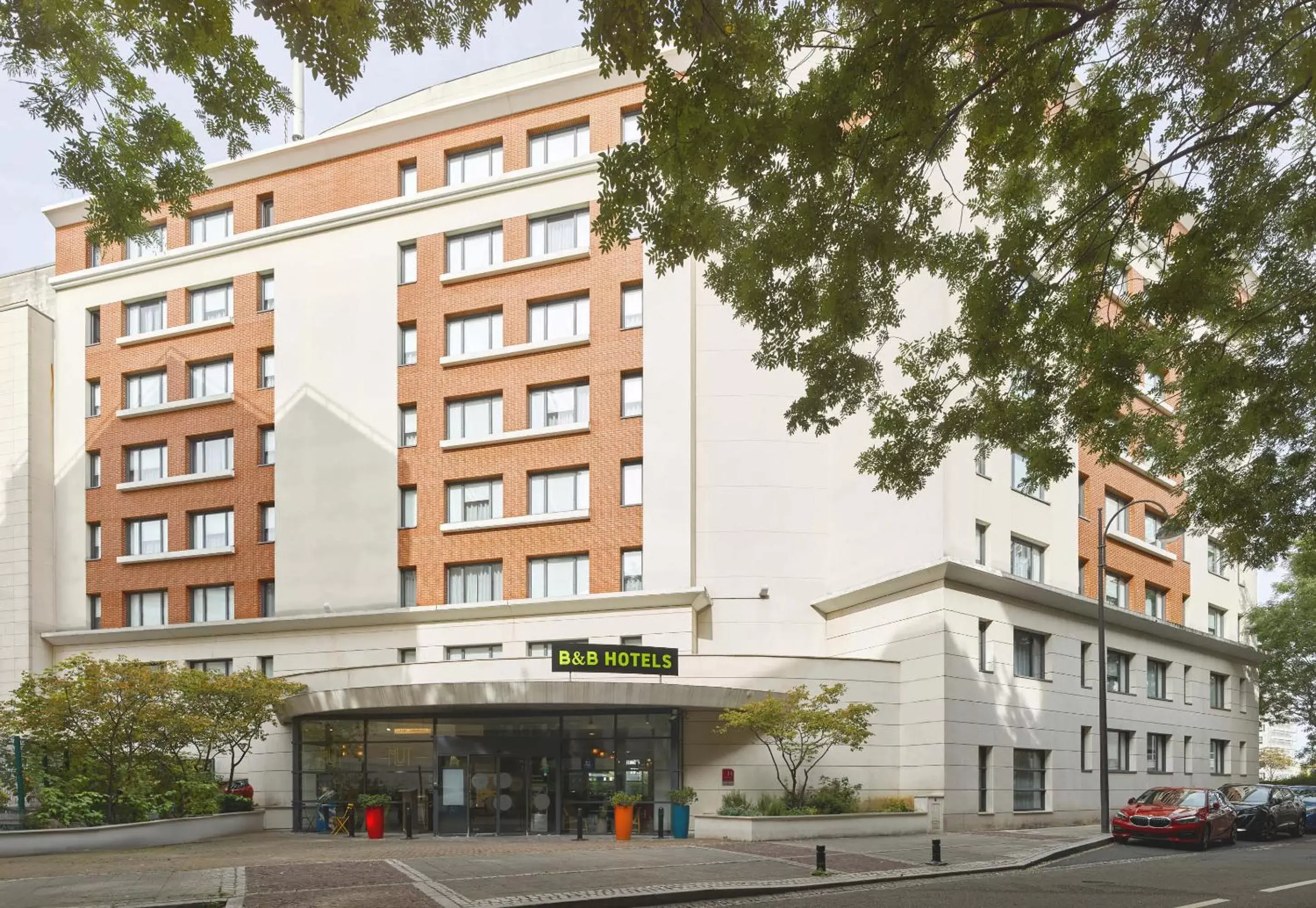 Facade/entrance, Property Building in Novotel Suites Paris Rueil Malmaison