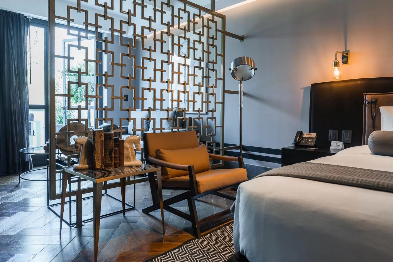 Photo of the whole room, Bed in The Wild Oscar