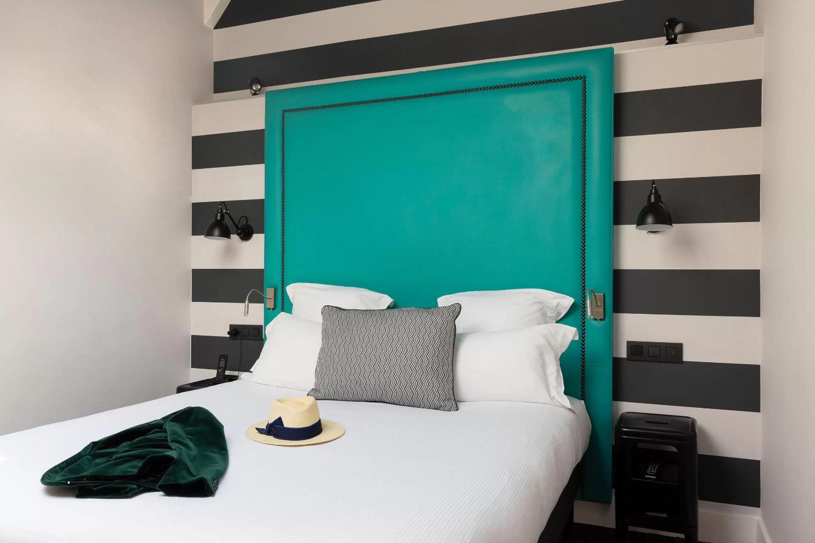 Bed in Hôtel Fabric