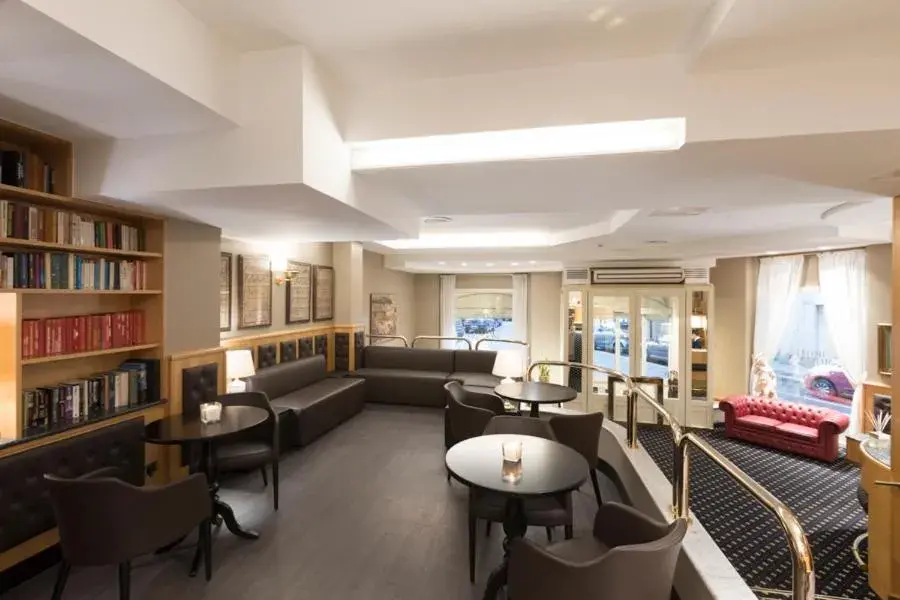 Lobby or reception, Restaurant/Places to Eat in Hotel Mentana