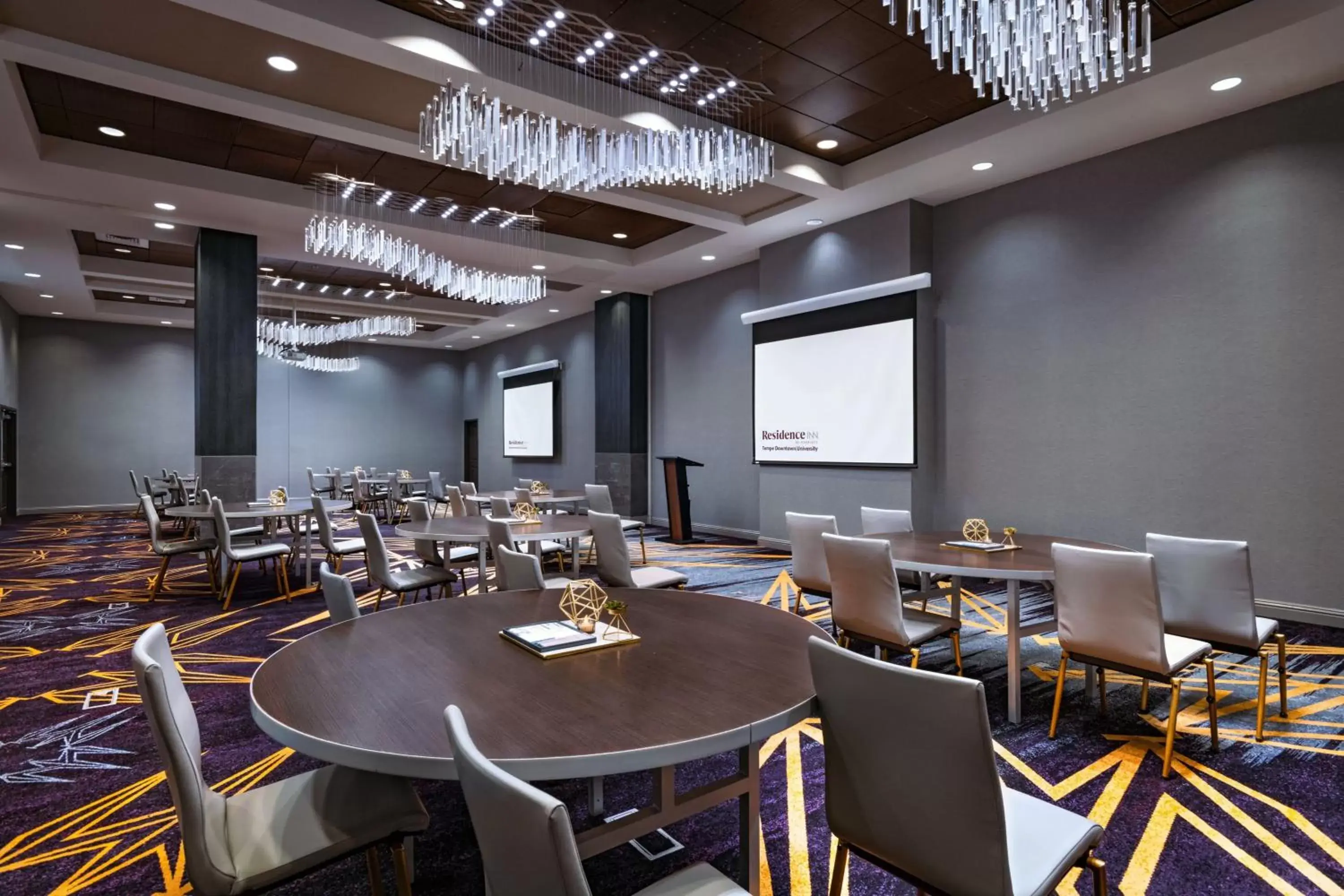 Meeting/conference room, Restaurant/Places to Eat in Residence Inn by Marriott Tempe Downtown/University