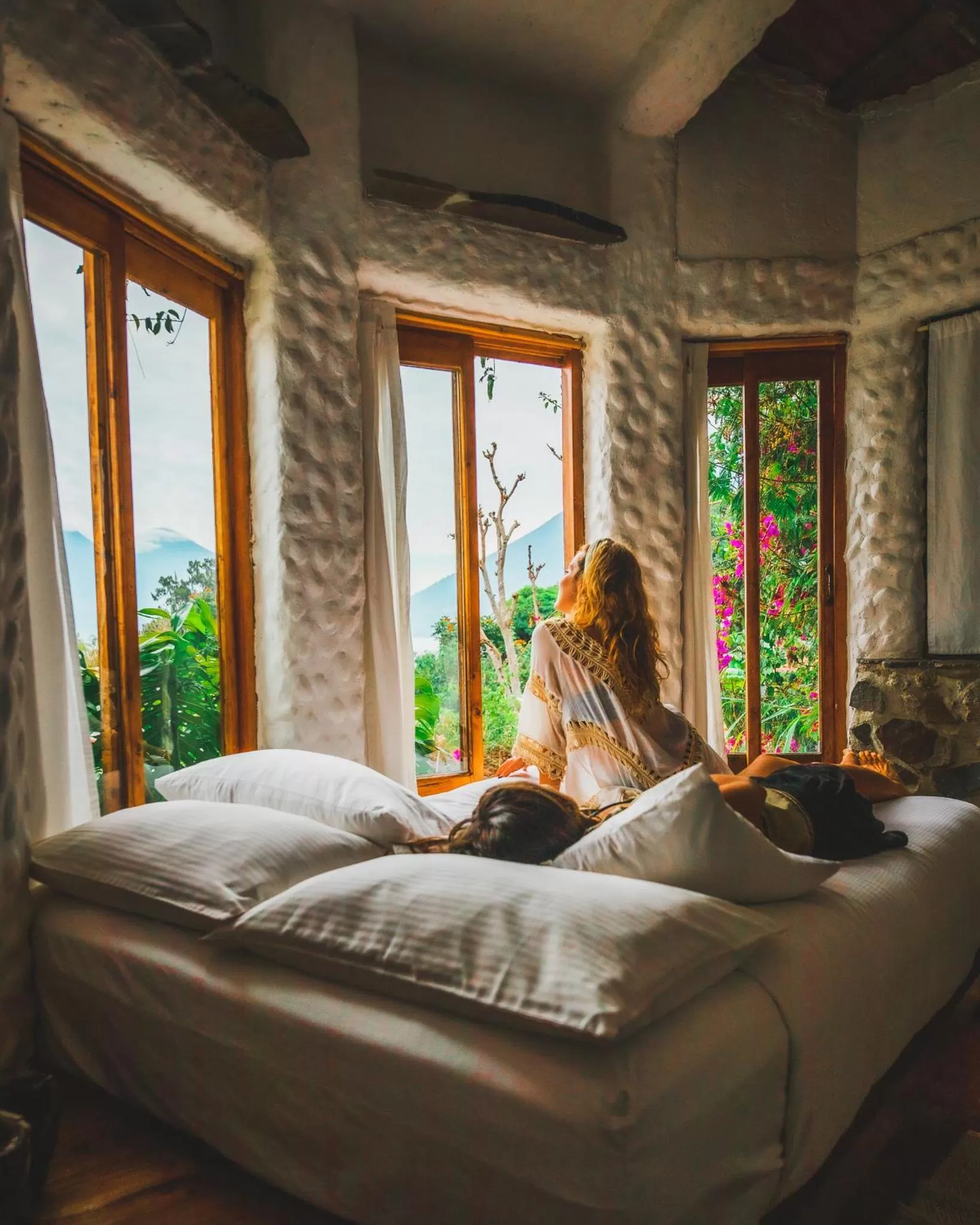 Bed in Lush Atitlán