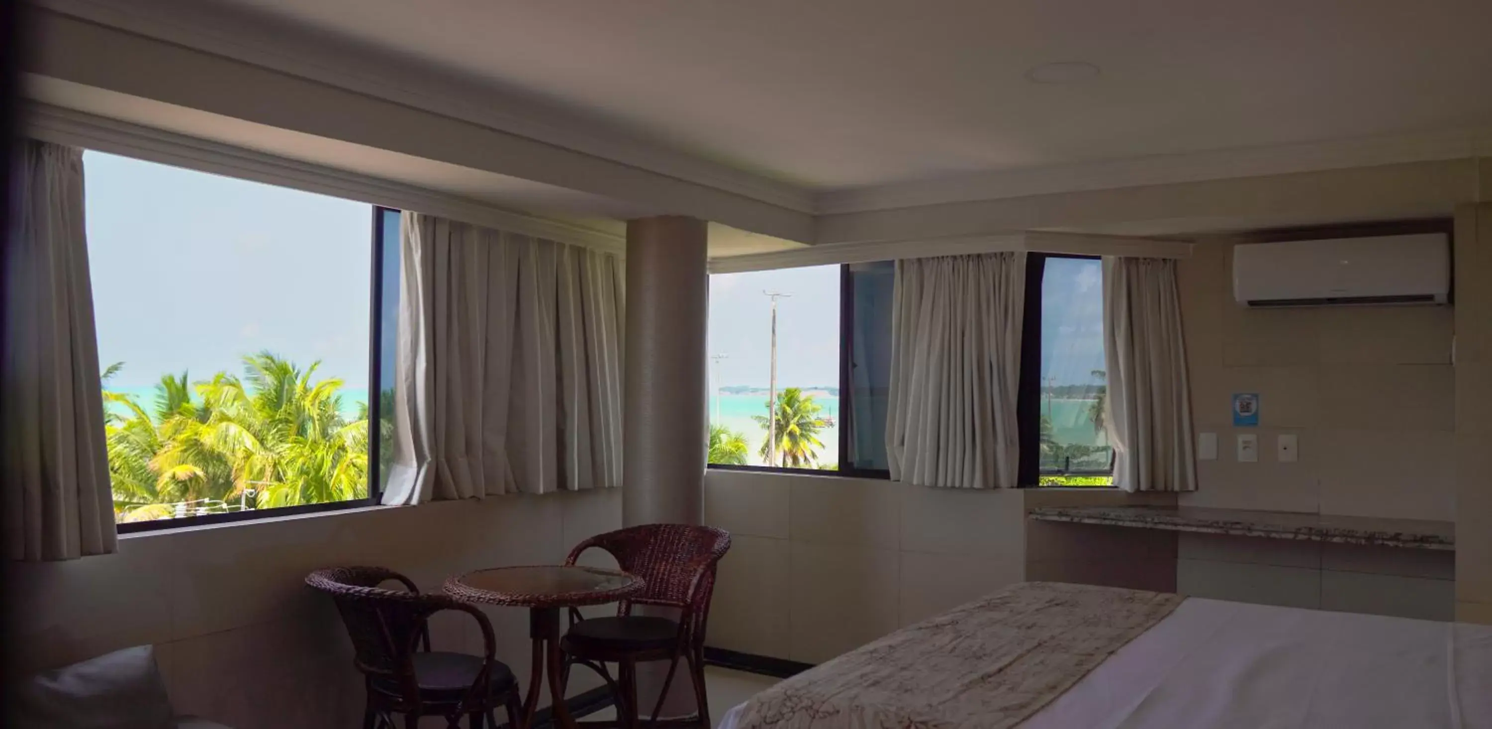 Bedroom in Atlântico Praia Hotel