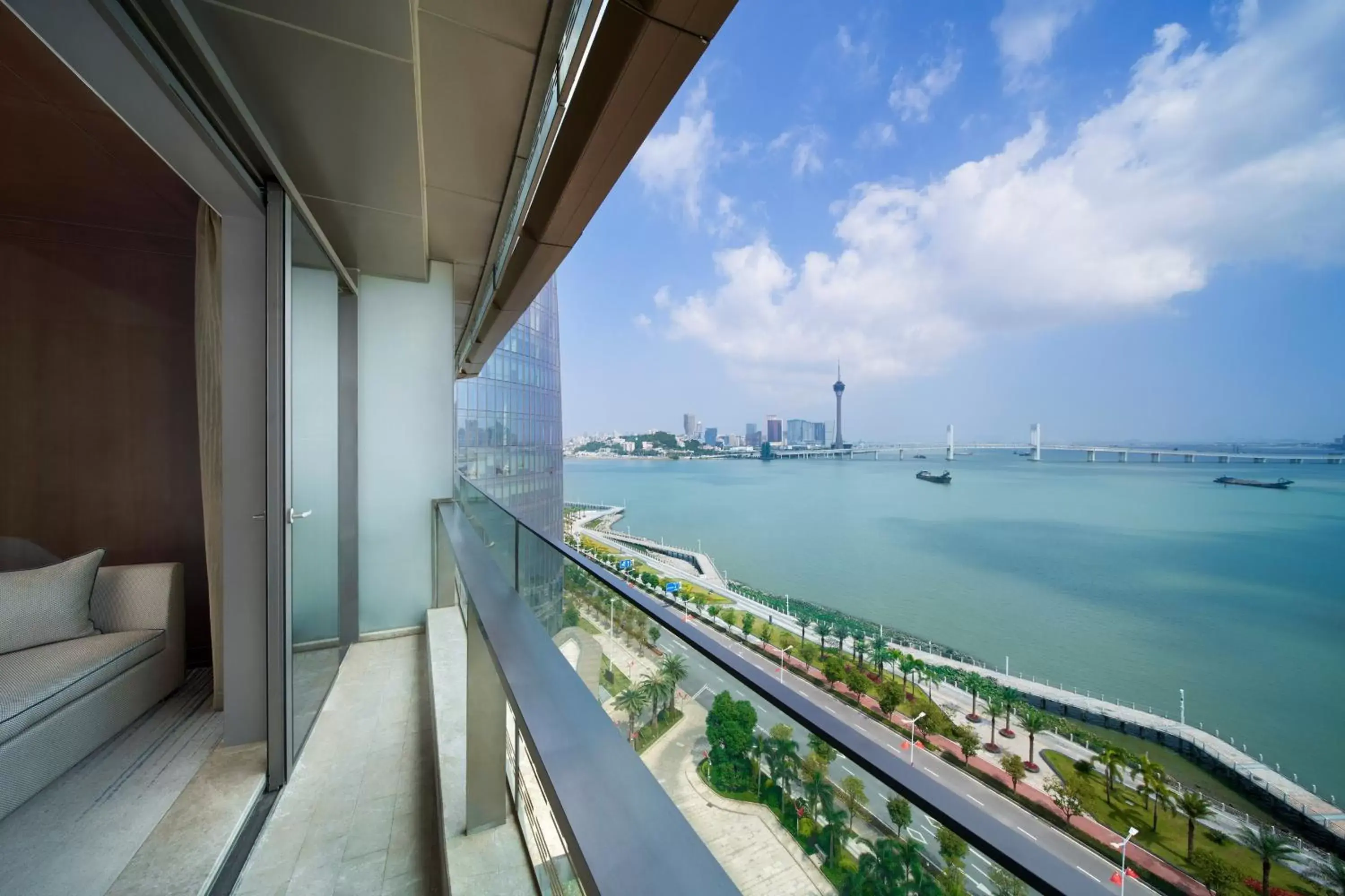 Photo of the whole room in Sheraton Zhuhai Hotel