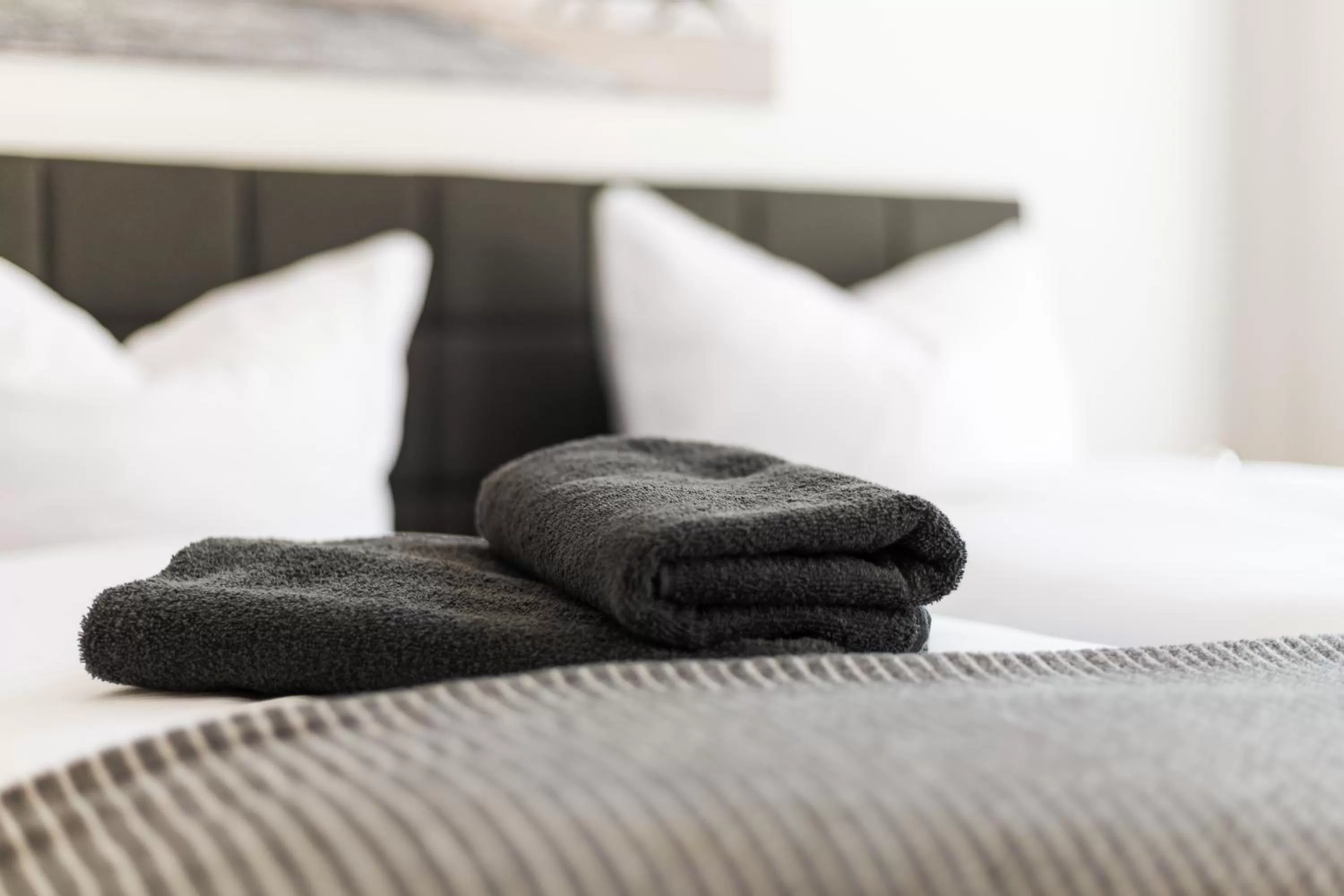 Bed in Apartments an der Oper - Innenstadt - Zentral - Küche - Wifi - Powered by Ko-Living