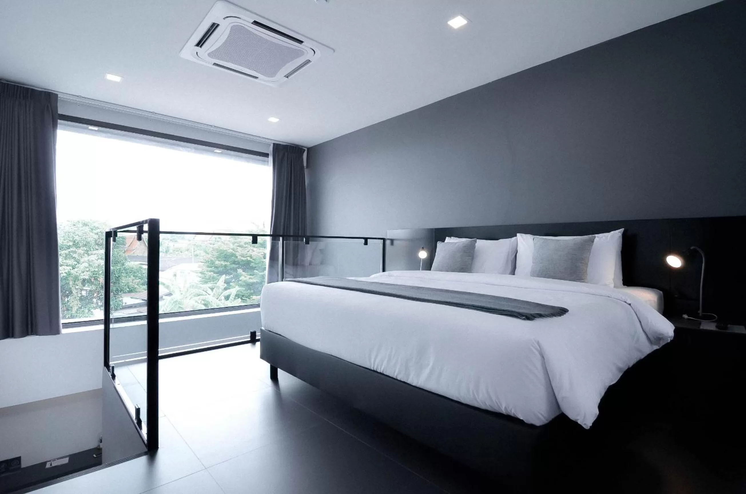 Bedroom, Bed in CREW Hotel