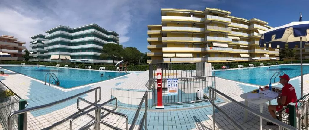 Swimming Pool in Residence Valbella - GETURHOTELS