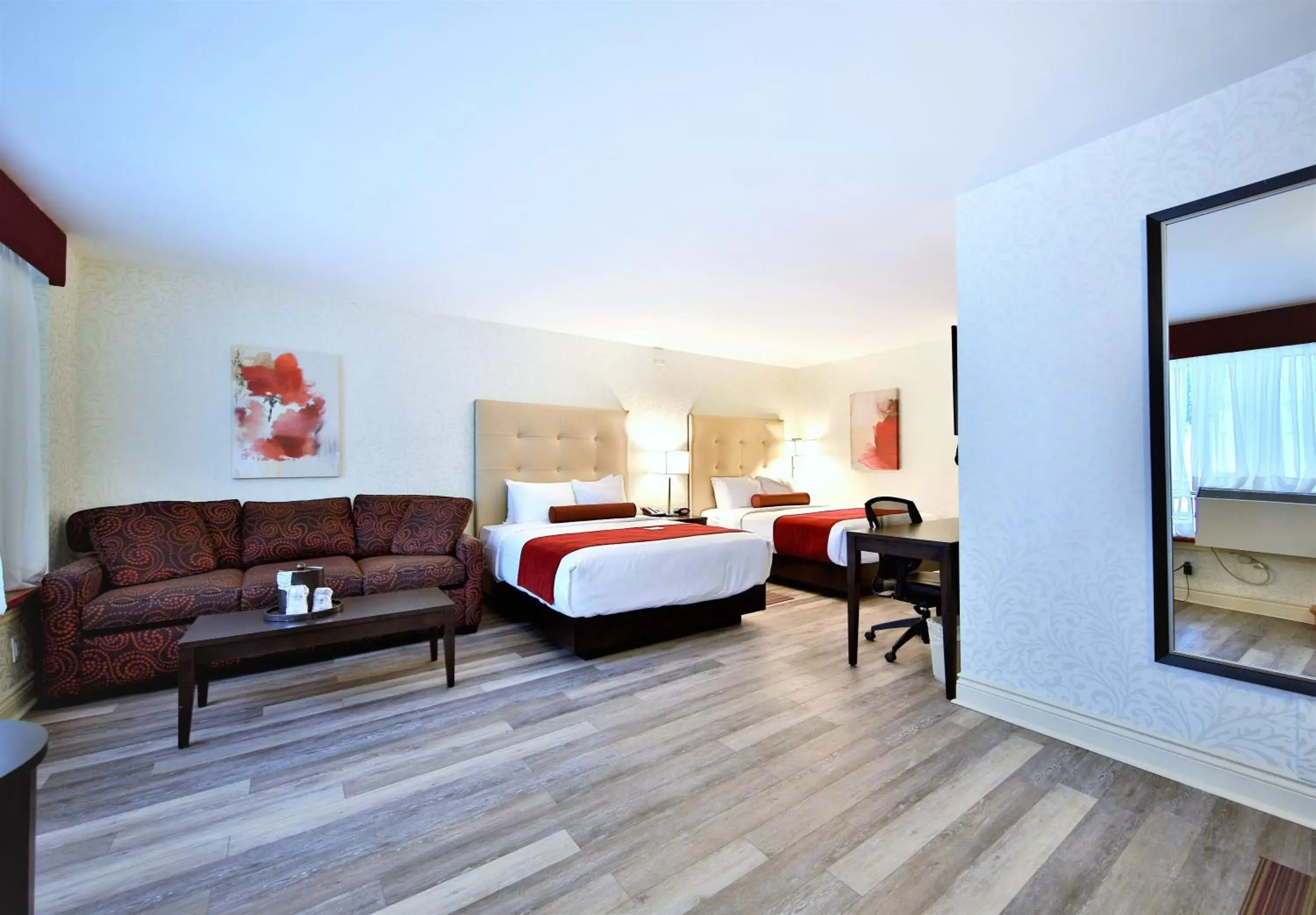 Bedroom in Best Western Plus Montreal Downtown- Hotel Europa