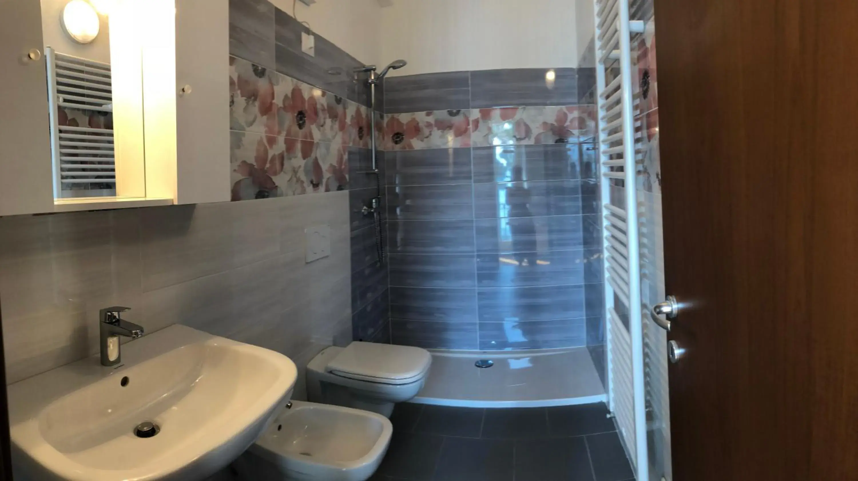 Bathroom in Hotel Mojito