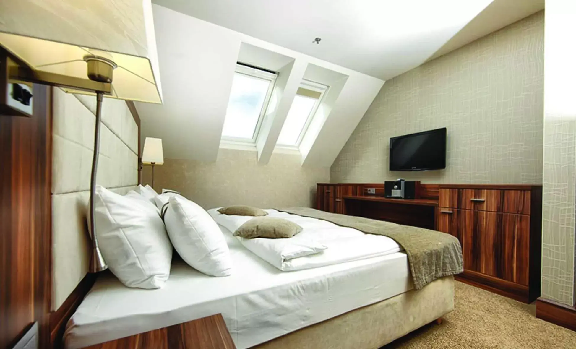 Bed in Holiday Inn Trnava, an IHG Hotel