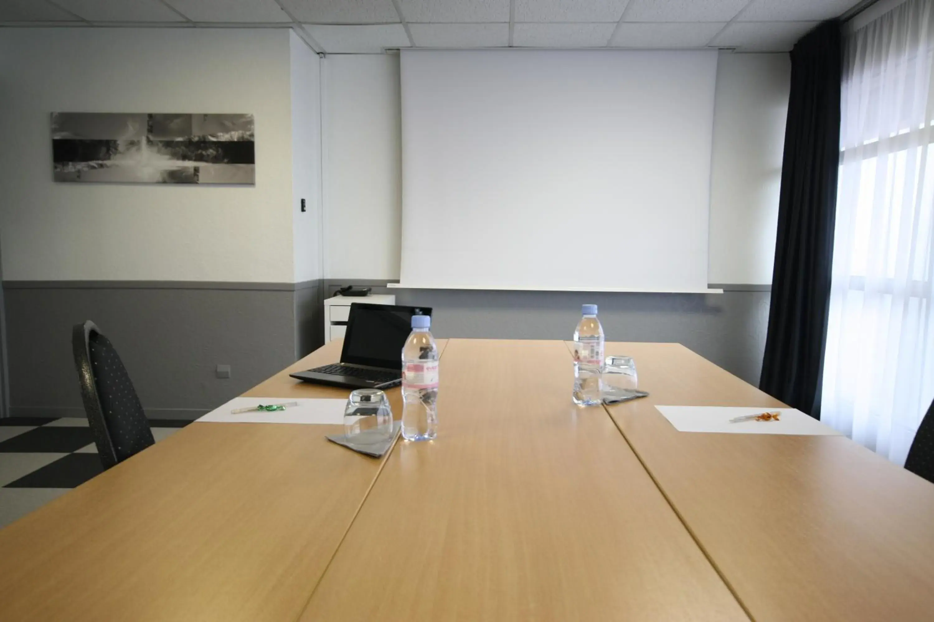 Meeting/conference room in Hotel Kyriad Tours St Pierre des Corps Gare